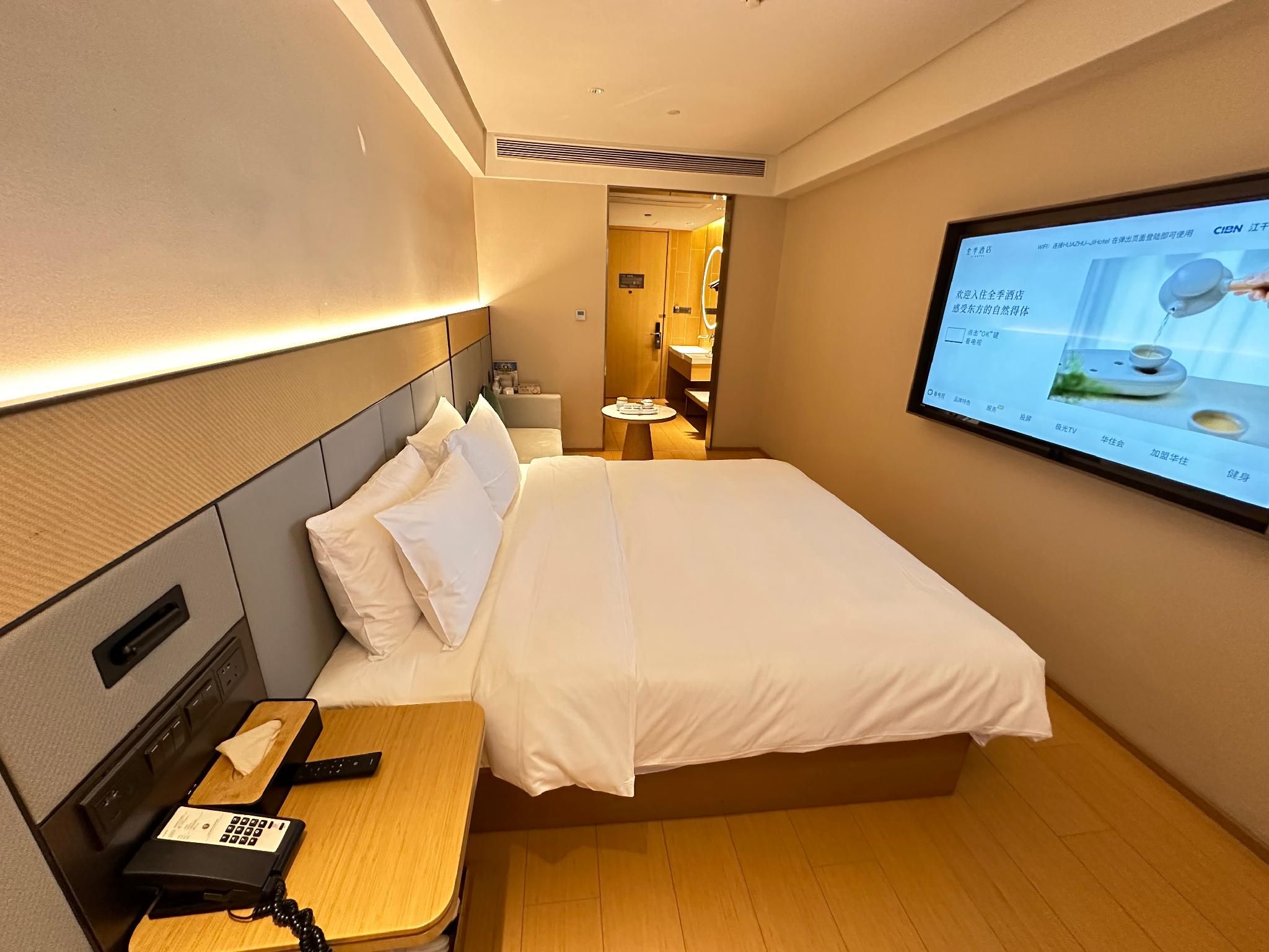 Business Queen Bed Room