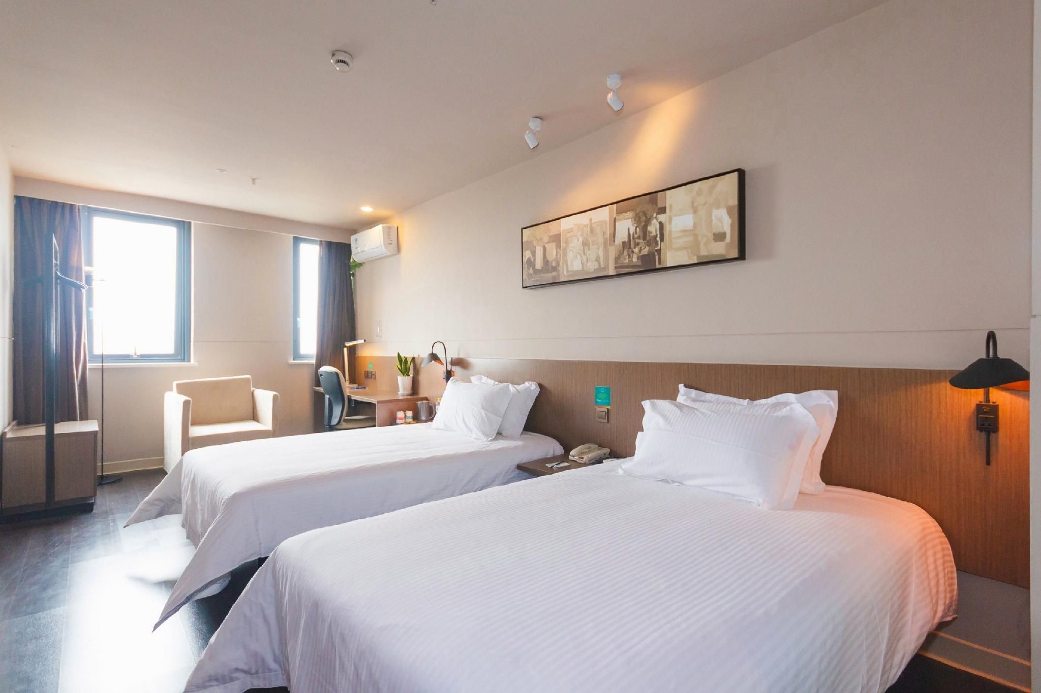 Business Twin Room A