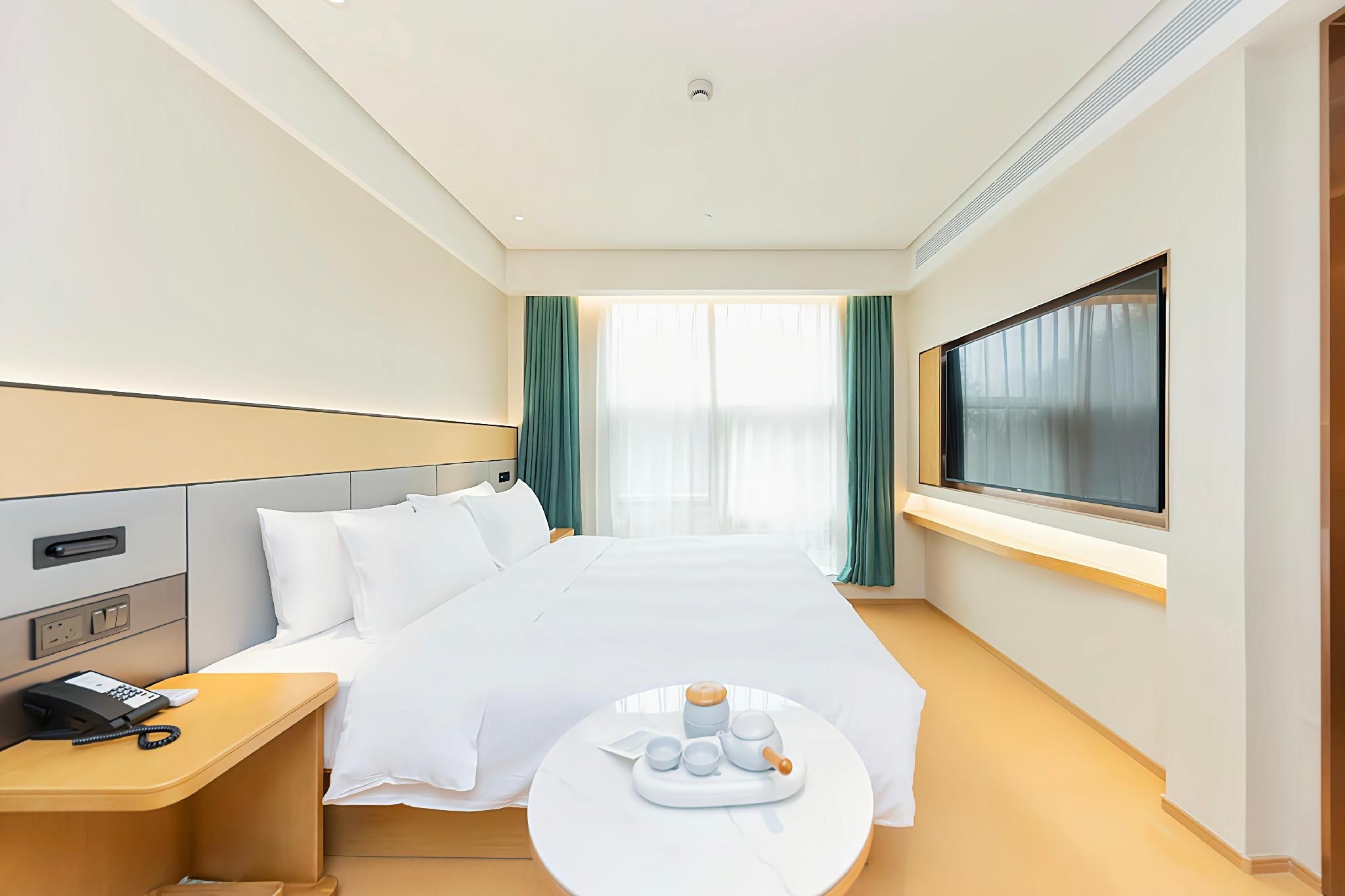 Business Queen Bed Room