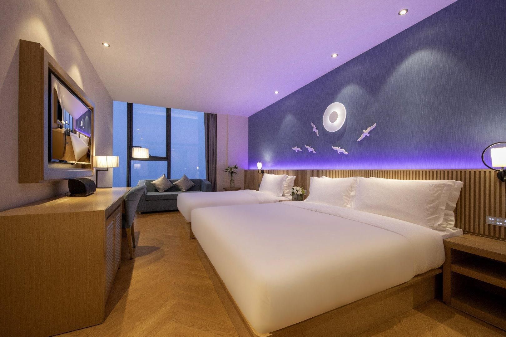 Huazhu - Family Bonding Room With River View