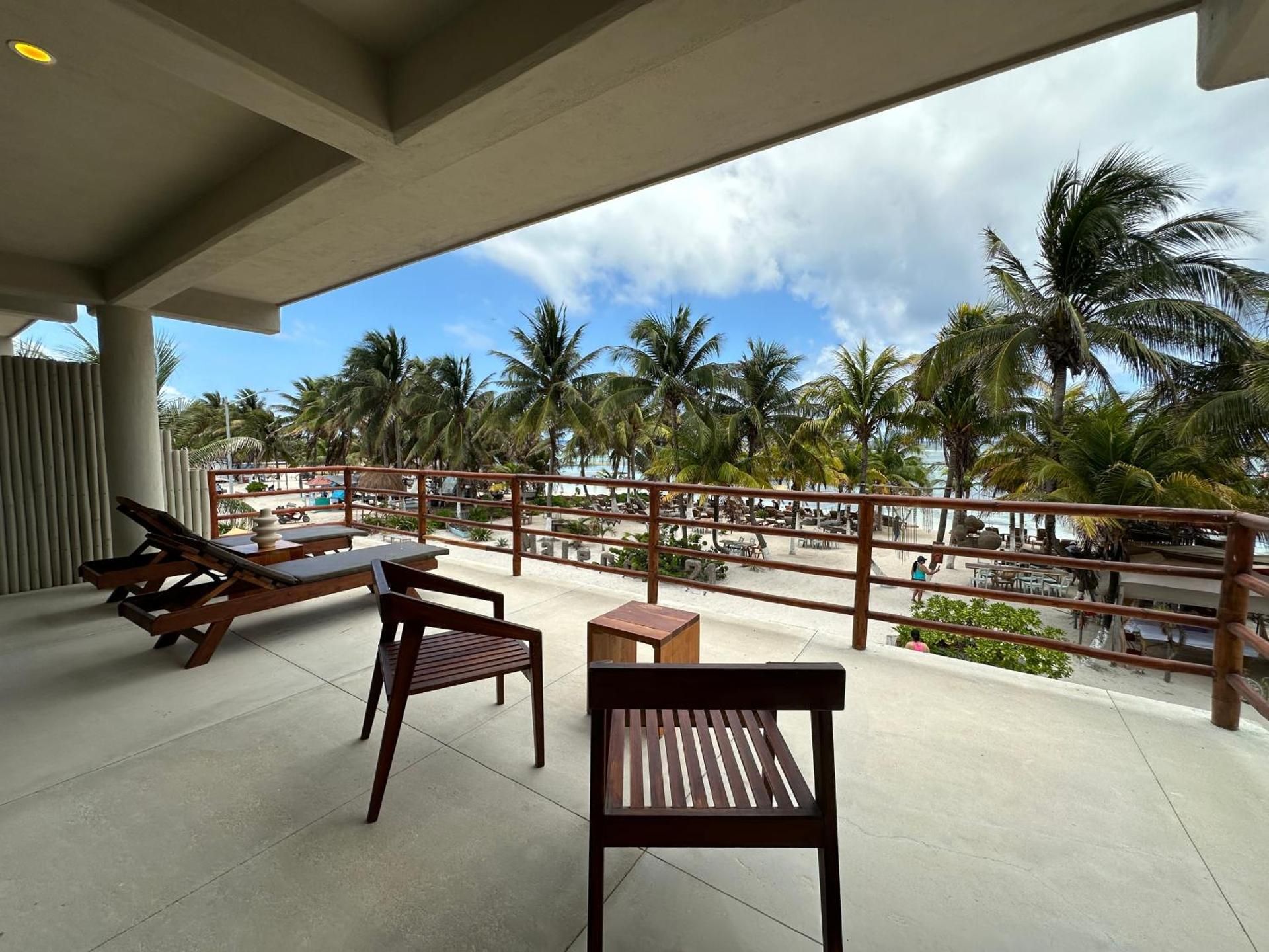 Deluxe Suite with Sea View