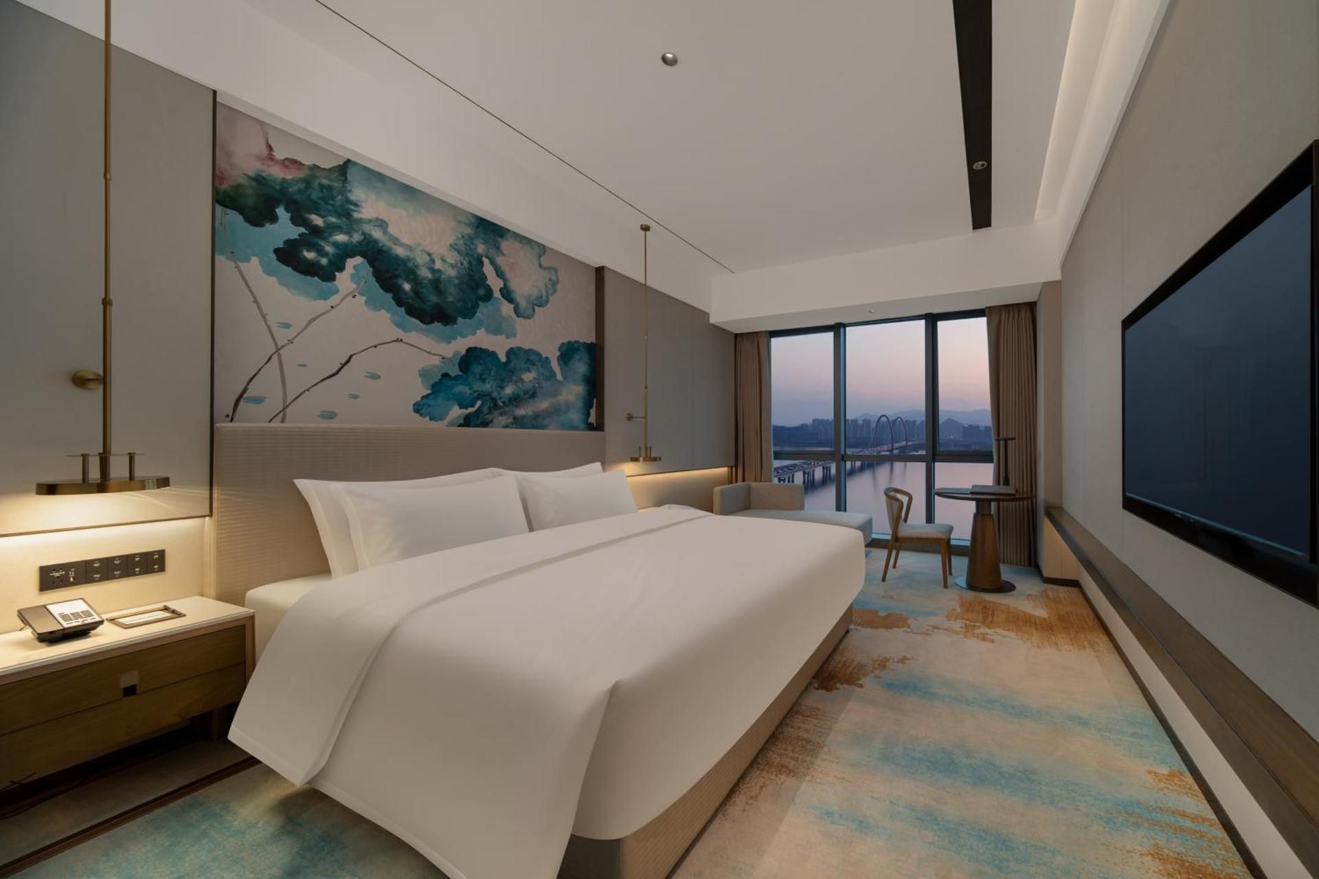 River View Queen