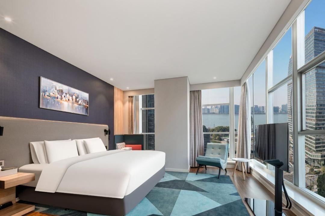 Jimu Suite with River View