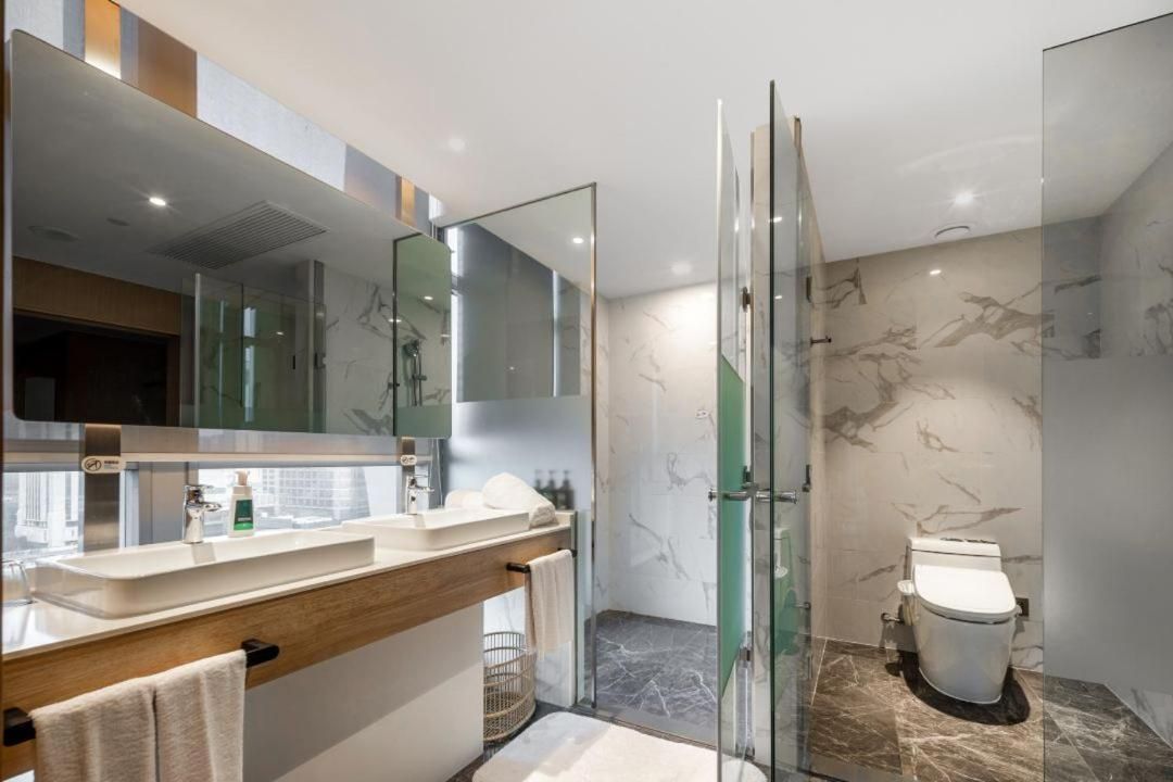 Jimu Suite with River View