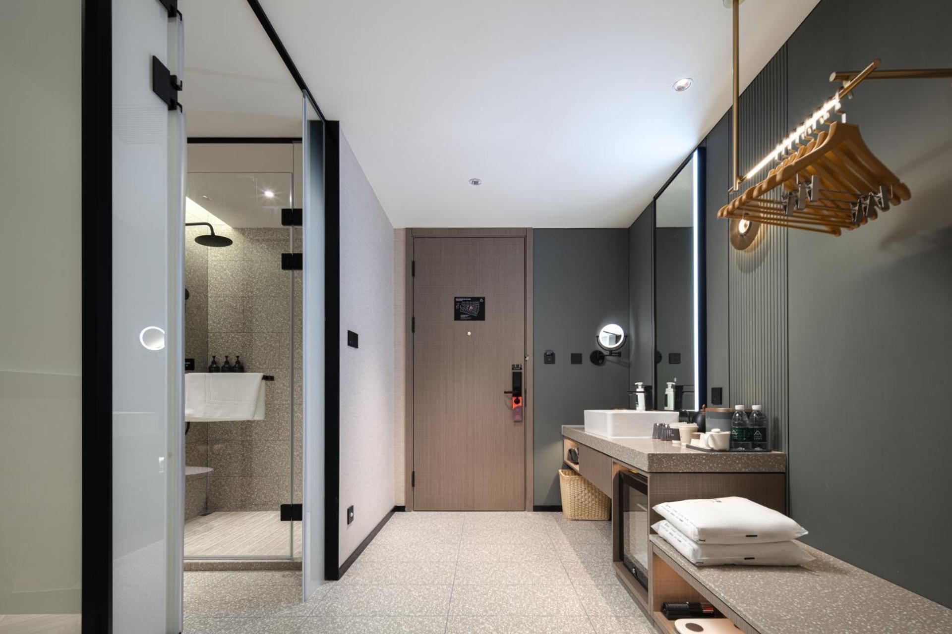 Jimu Double Room with River View