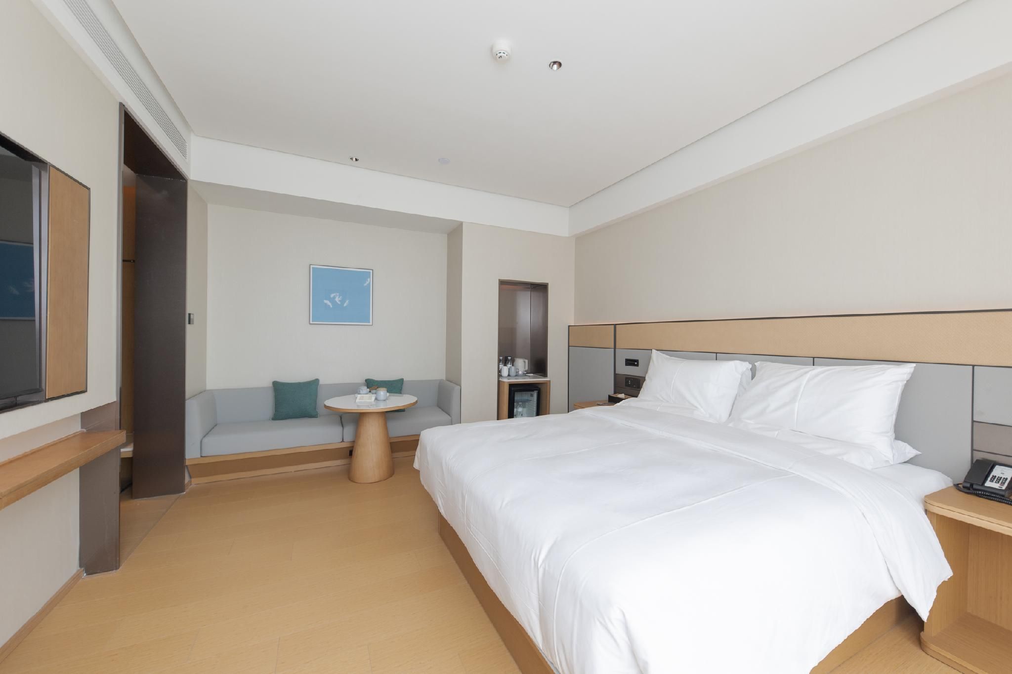 Huazhu - Deluxe Bed Room