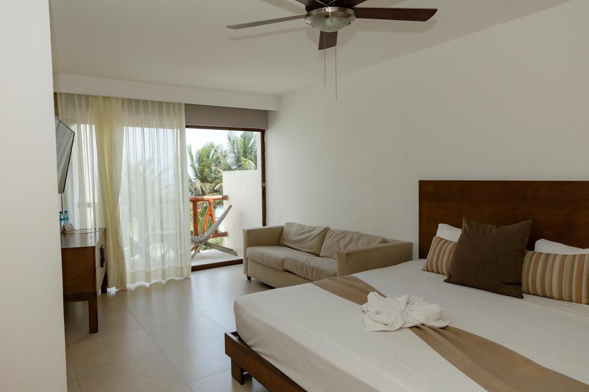 Deluxe Room with Side Sea View