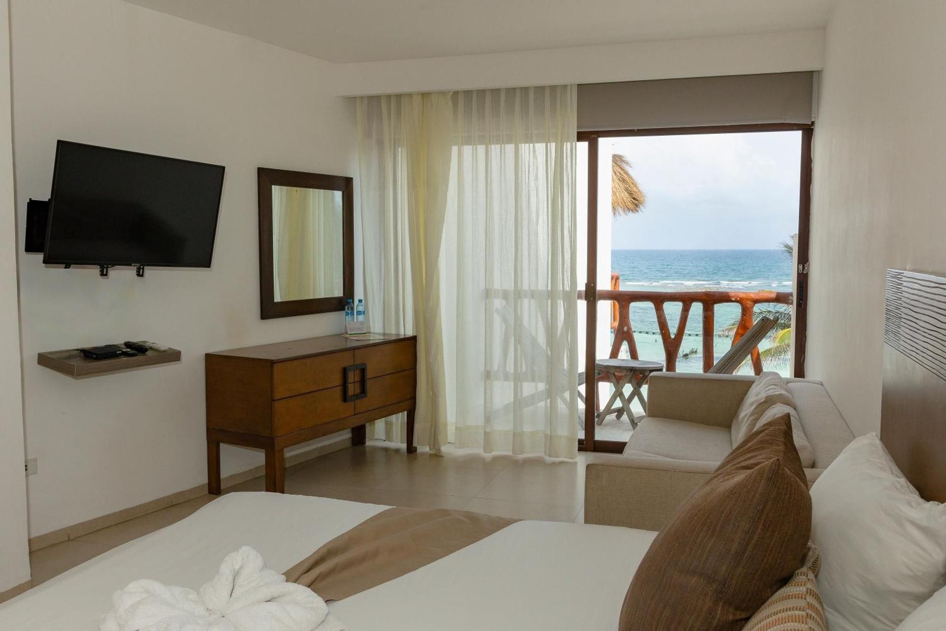 Deluxe Room with Side Sea View