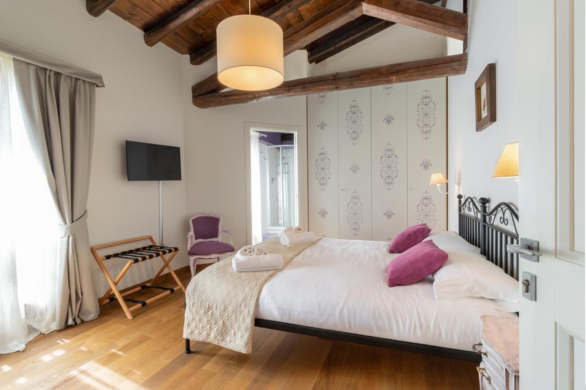 Three-Bedroom Deluxe Apartment