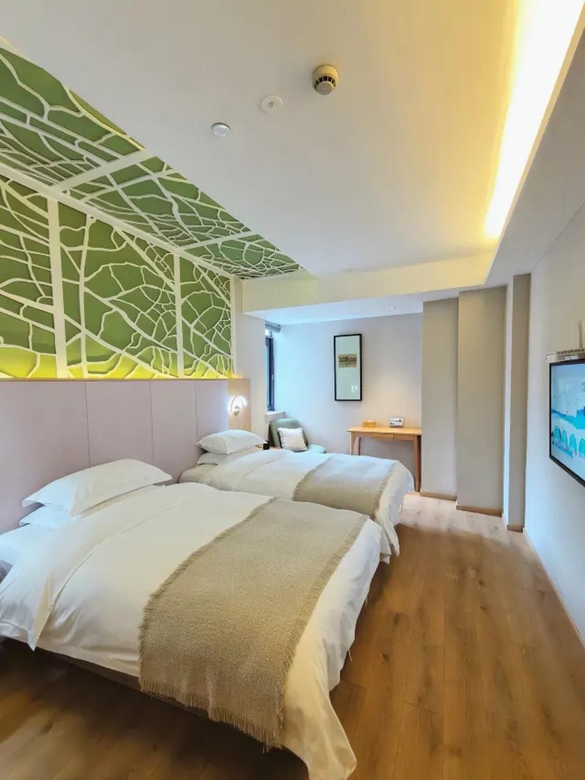 2 Bed Twin Superior Room