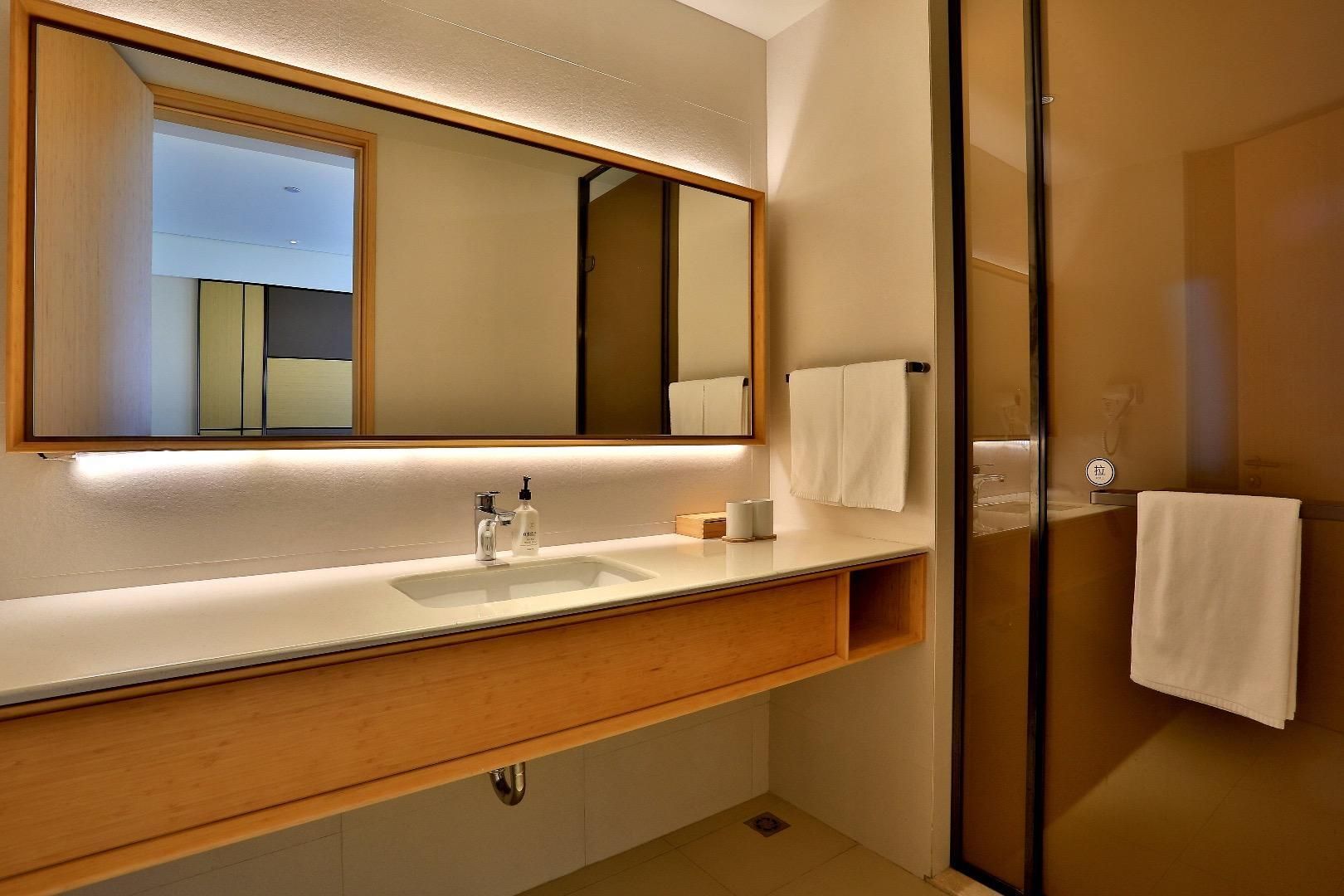 Hotel Queen Room