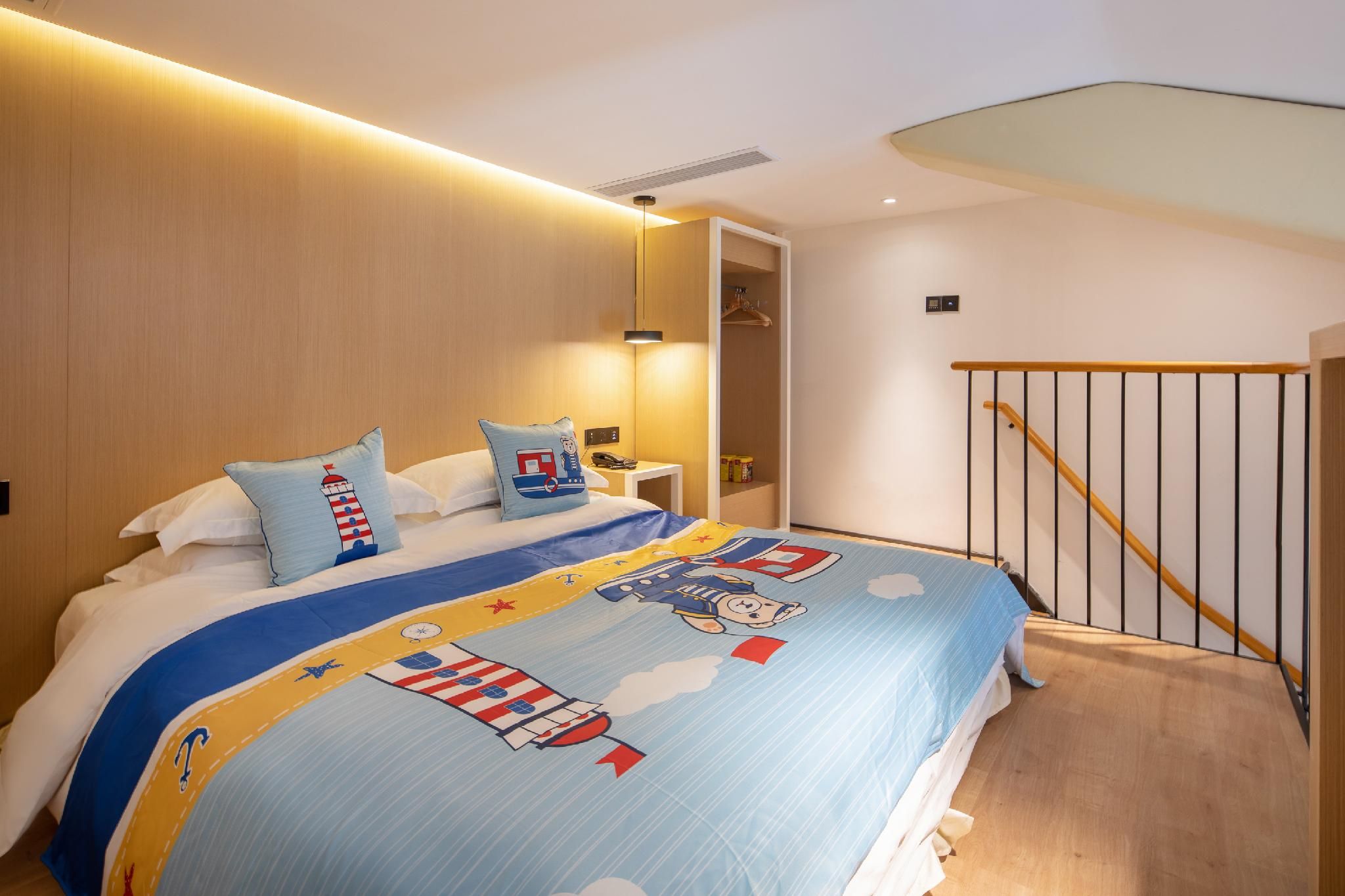 Duplex Family Kids Suite with Balcony