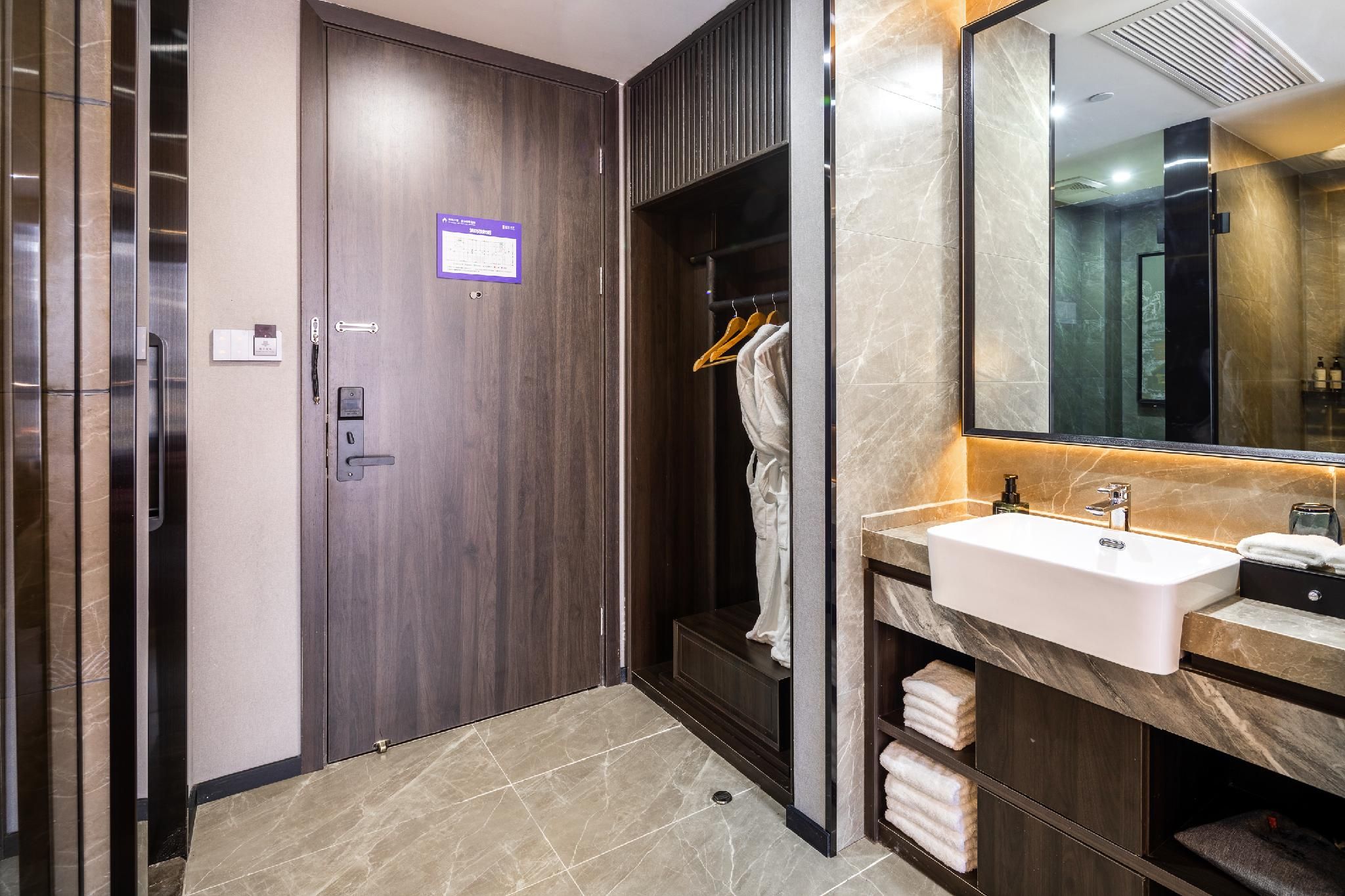 Rezen Dong Hotel Hangzhou XiXi Wetland Incity Twin Superior Room 3