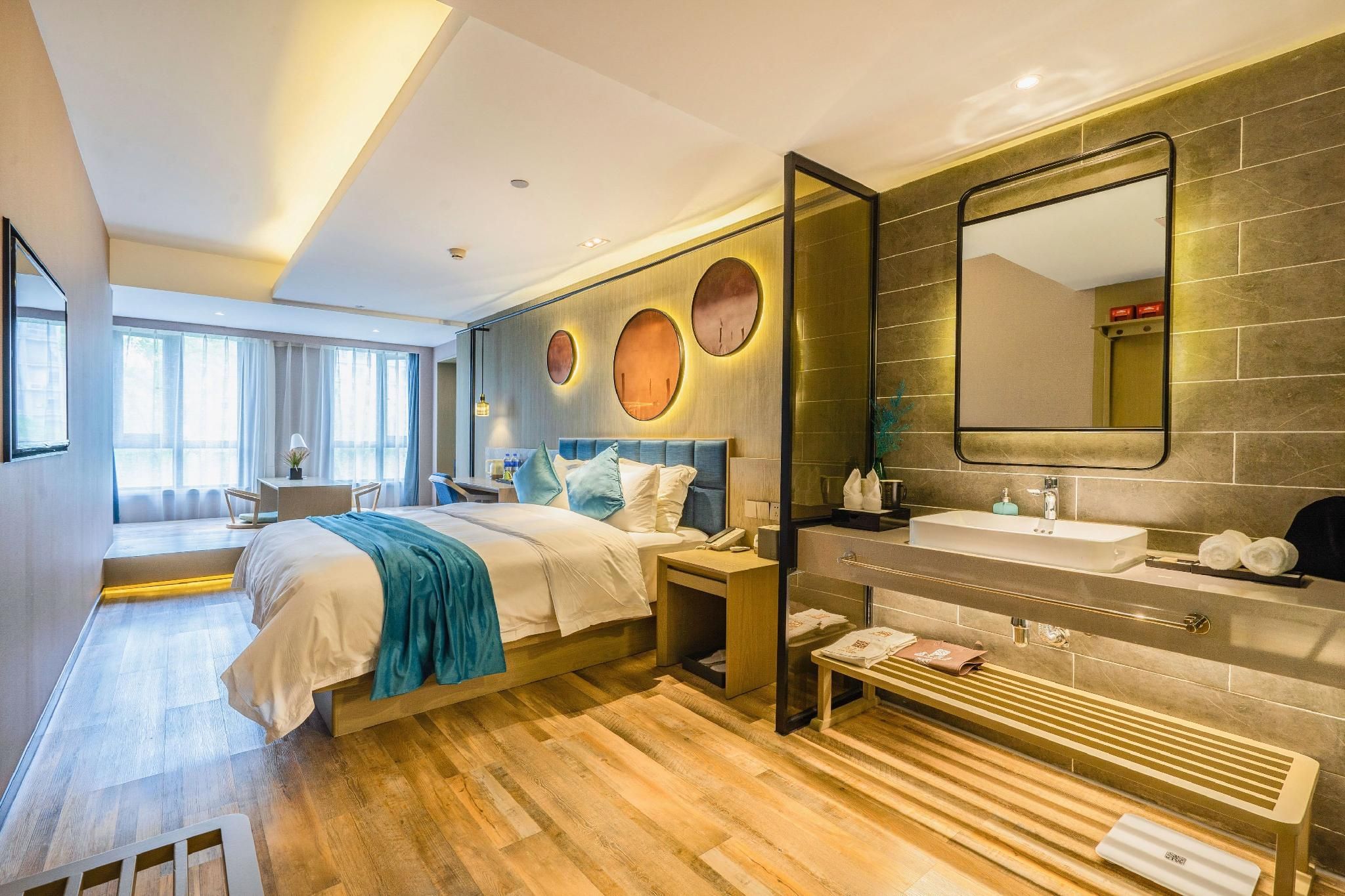 Core-Style Double Bed Room