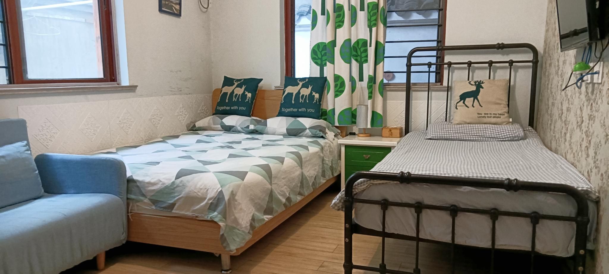 Twin Room with 1 Semi-Double Bed and 1 Single Bed