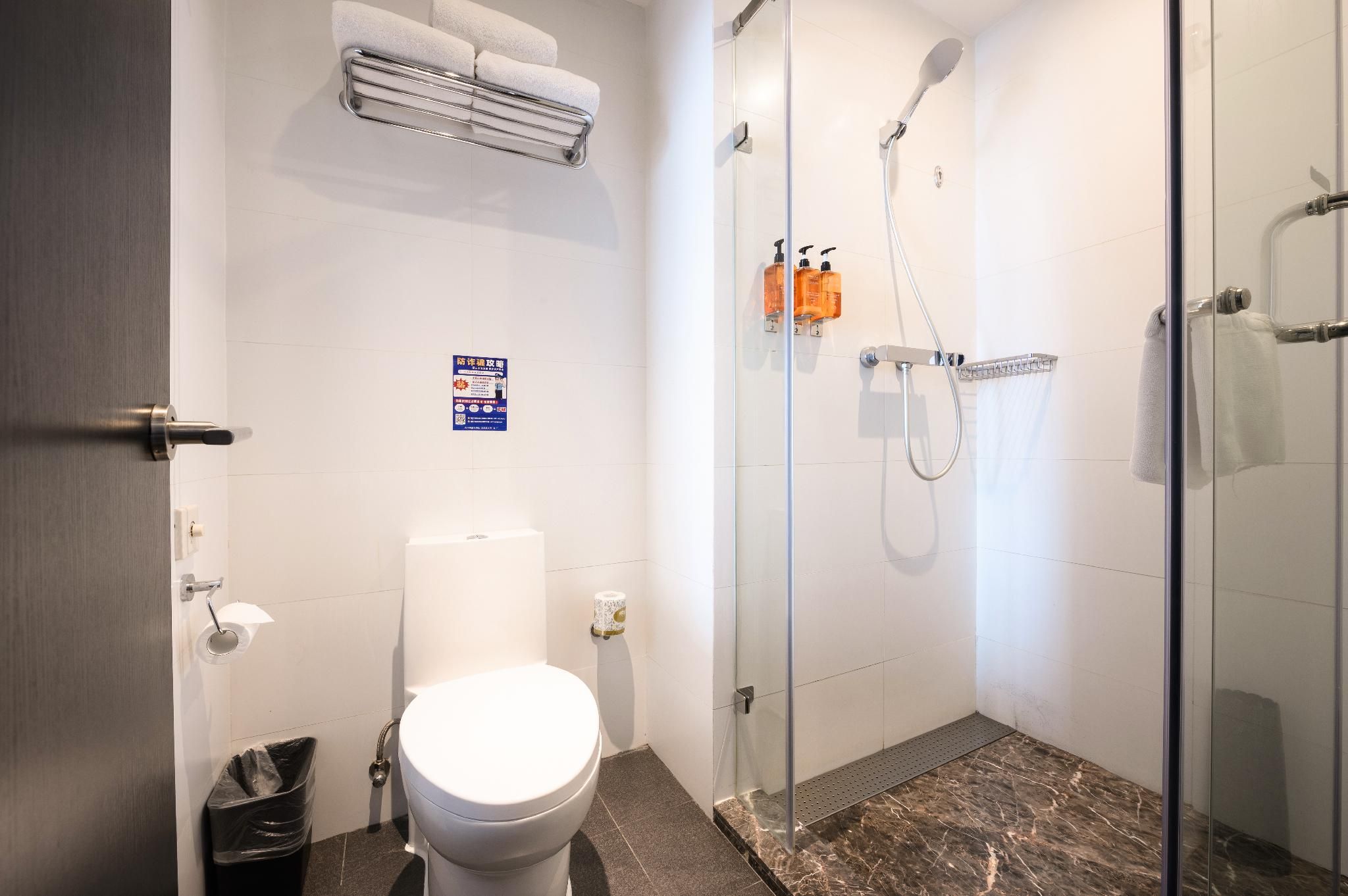 Executive, Larger Guest room, 1 Queen