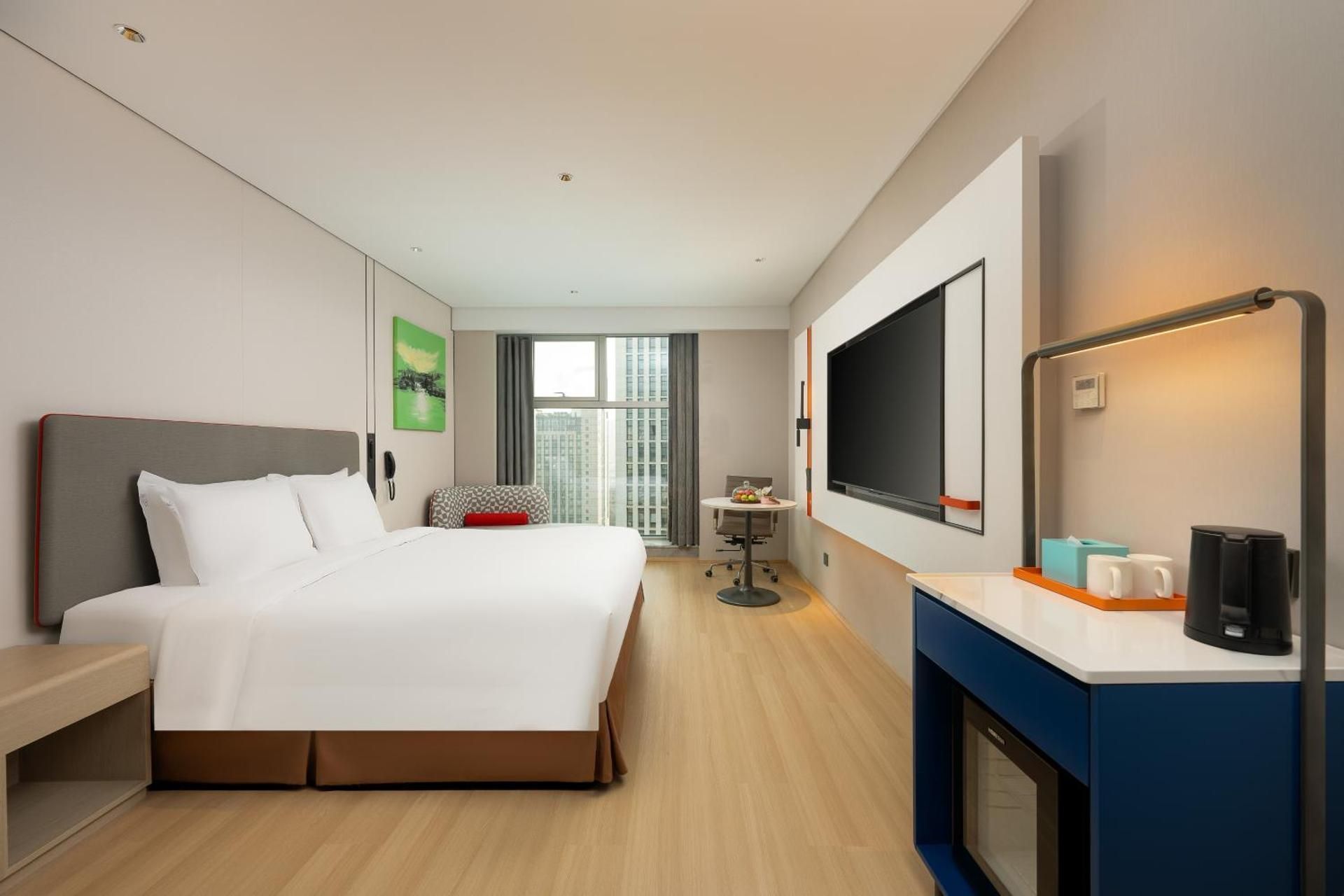 Standard King Room with Extra Floor Space - High Floor
