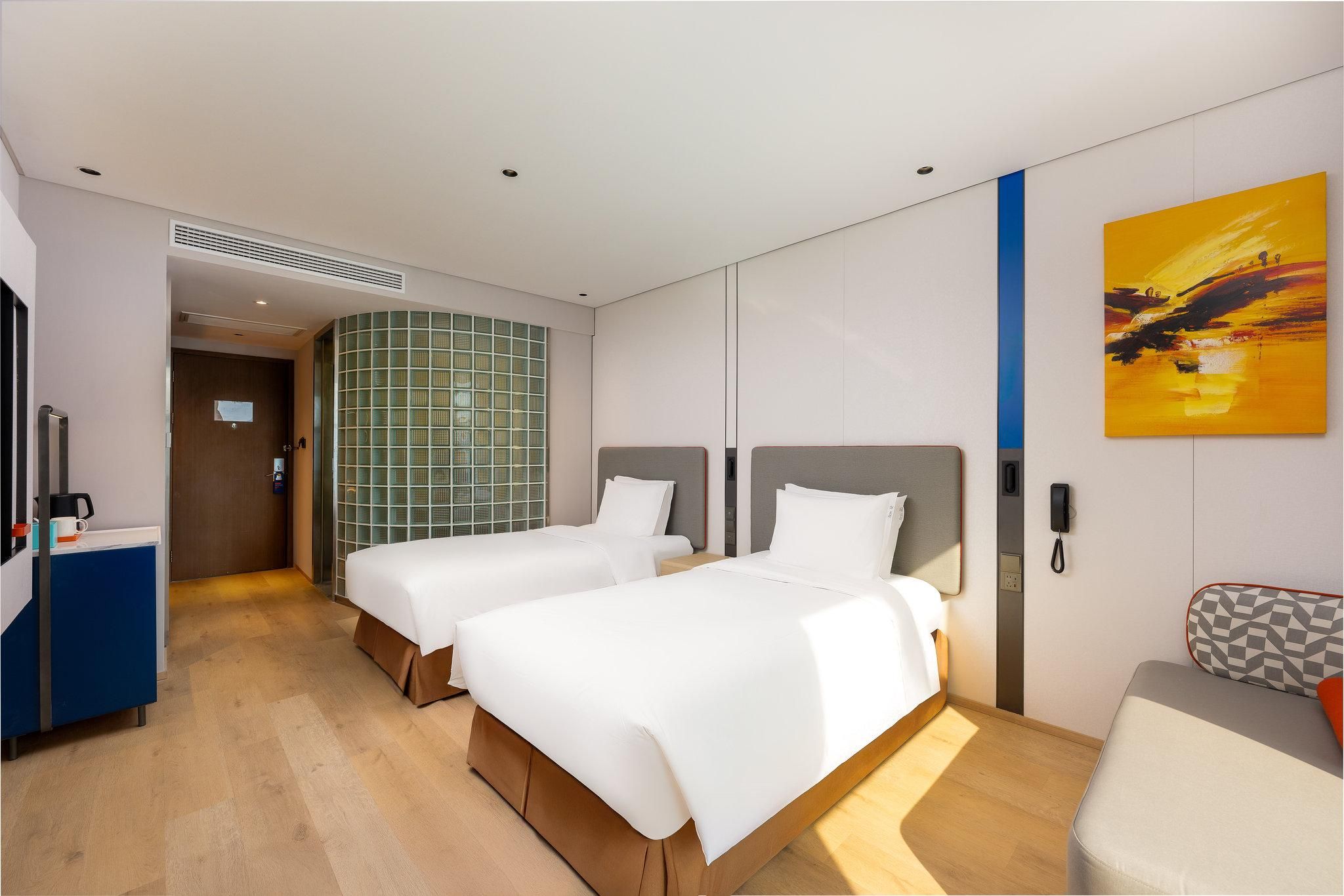 2 Single Standard High Floor