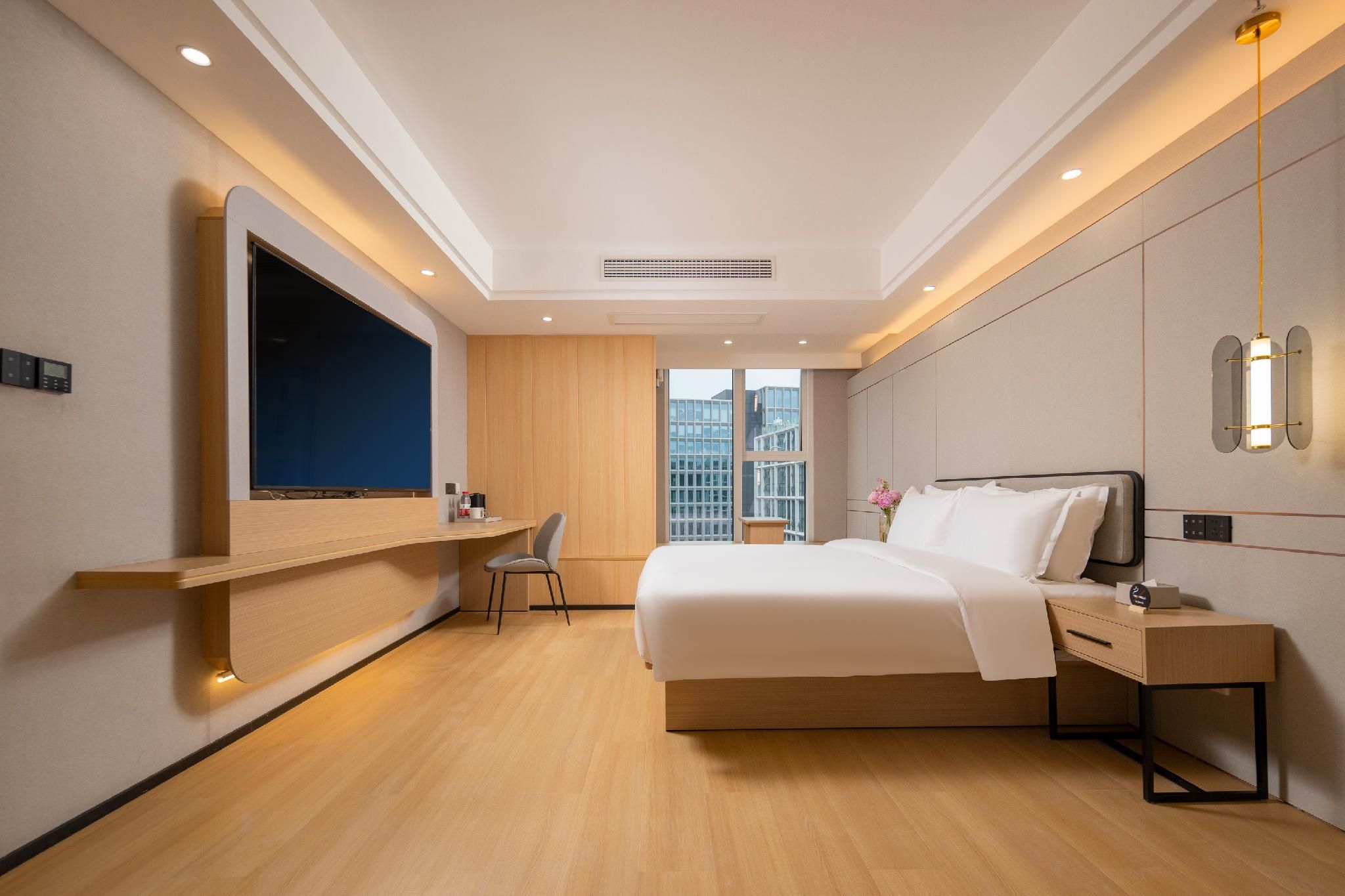 Huazhu - Room With Bed