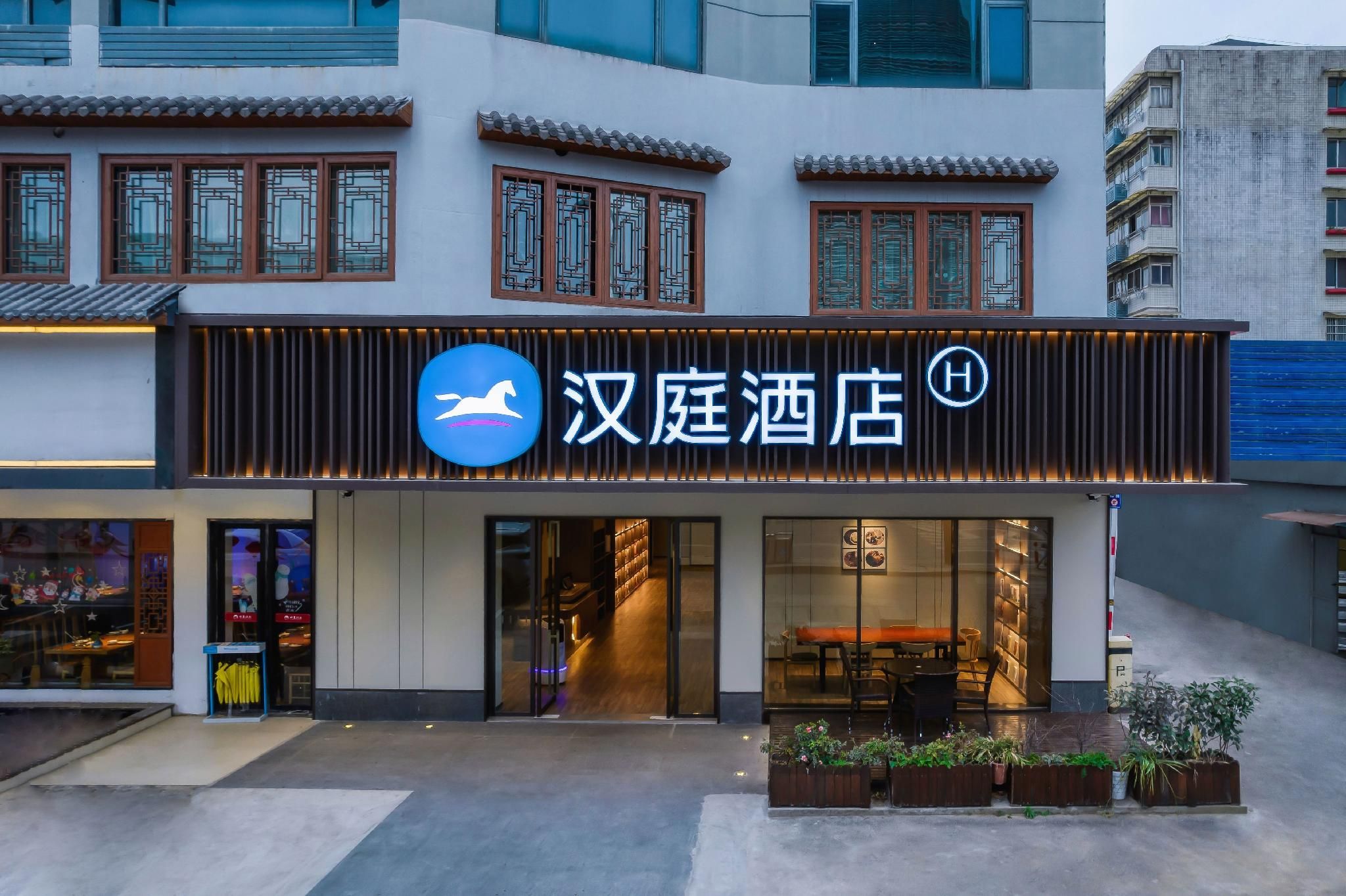 780596c1b33f14d8a2266572d8a30dc0