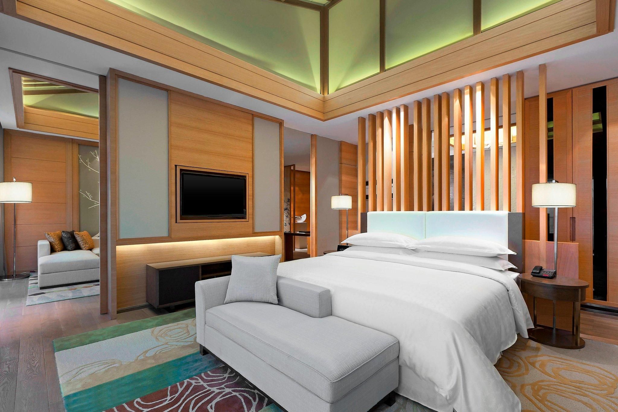 Deluxe Suite, Club lounge access, Suite, 1 King