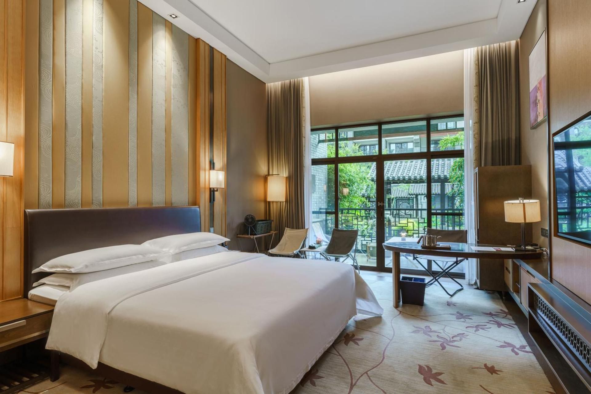 Glamping, Guest room, 1 King, Balcony