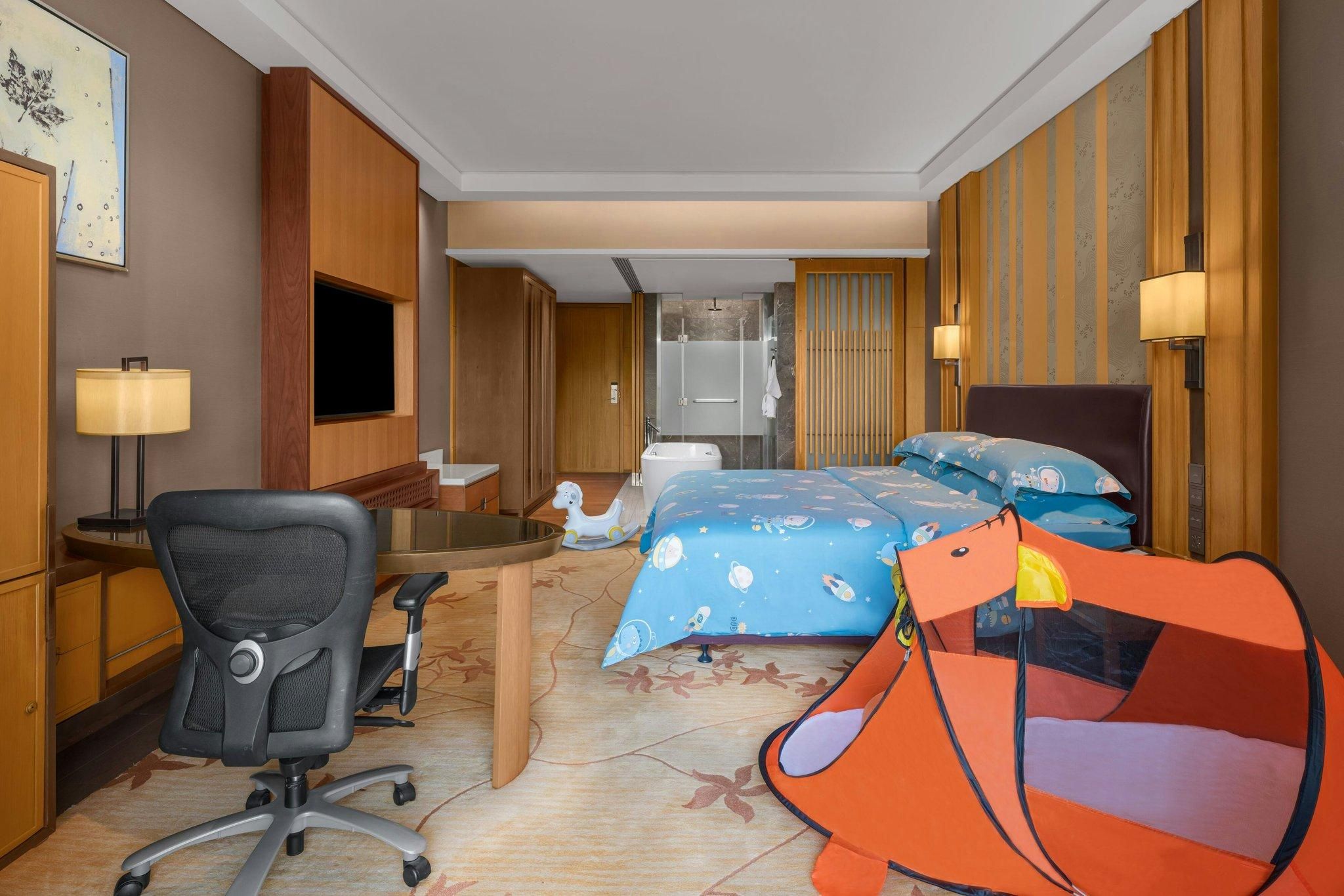 Kids Fun, Guest room, 1 King, Balcony