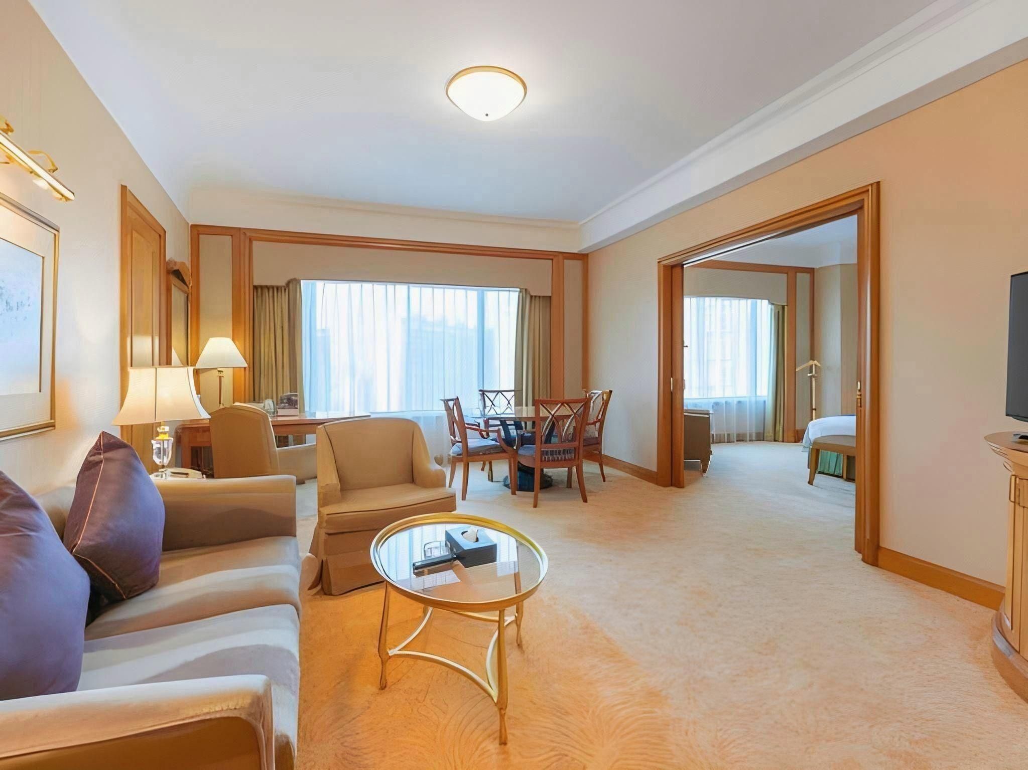 Regency Hotel Business Suite 2