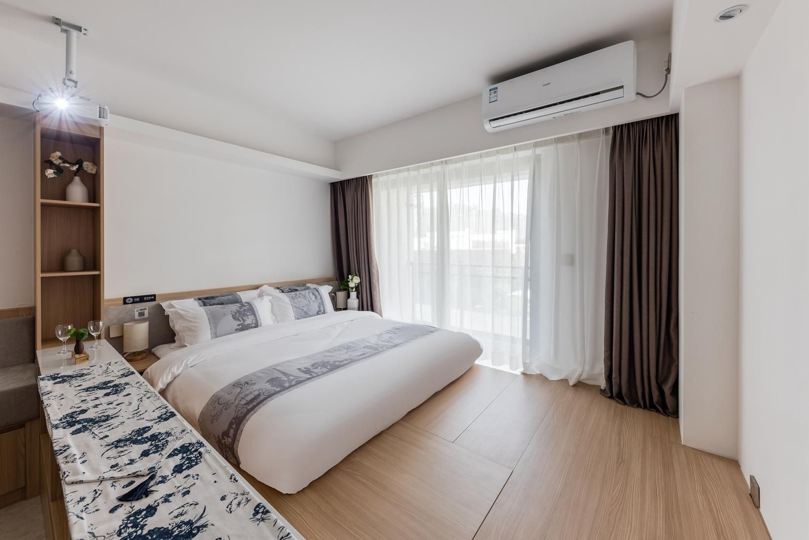 Cinema Style Family Twin Room
