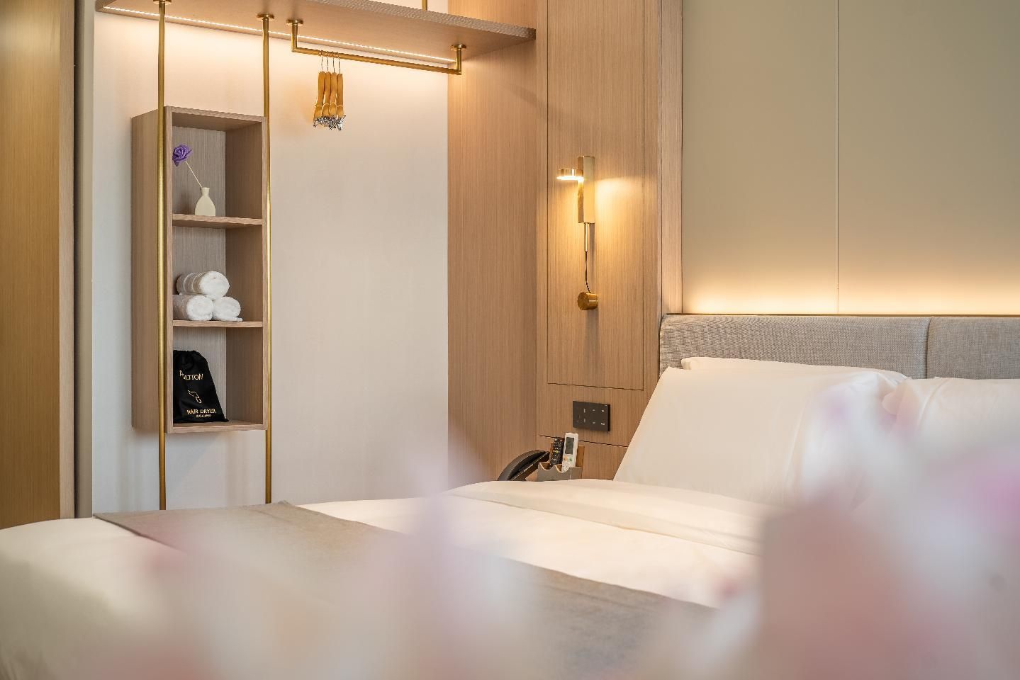 Dossen - Bed Room With City View