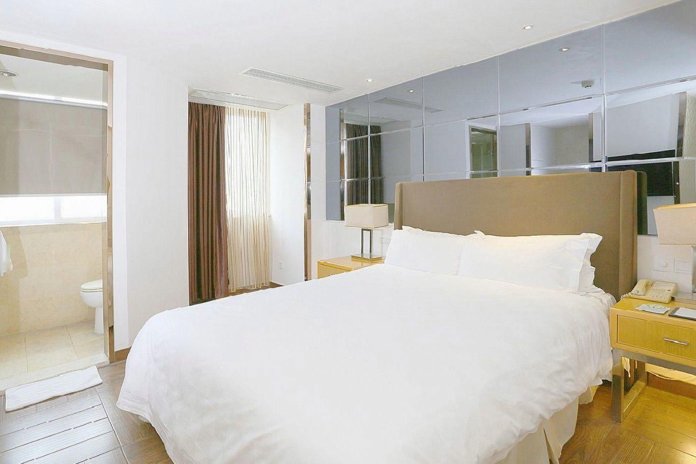 REGENCY APARTMENT Standard Queen Room 2