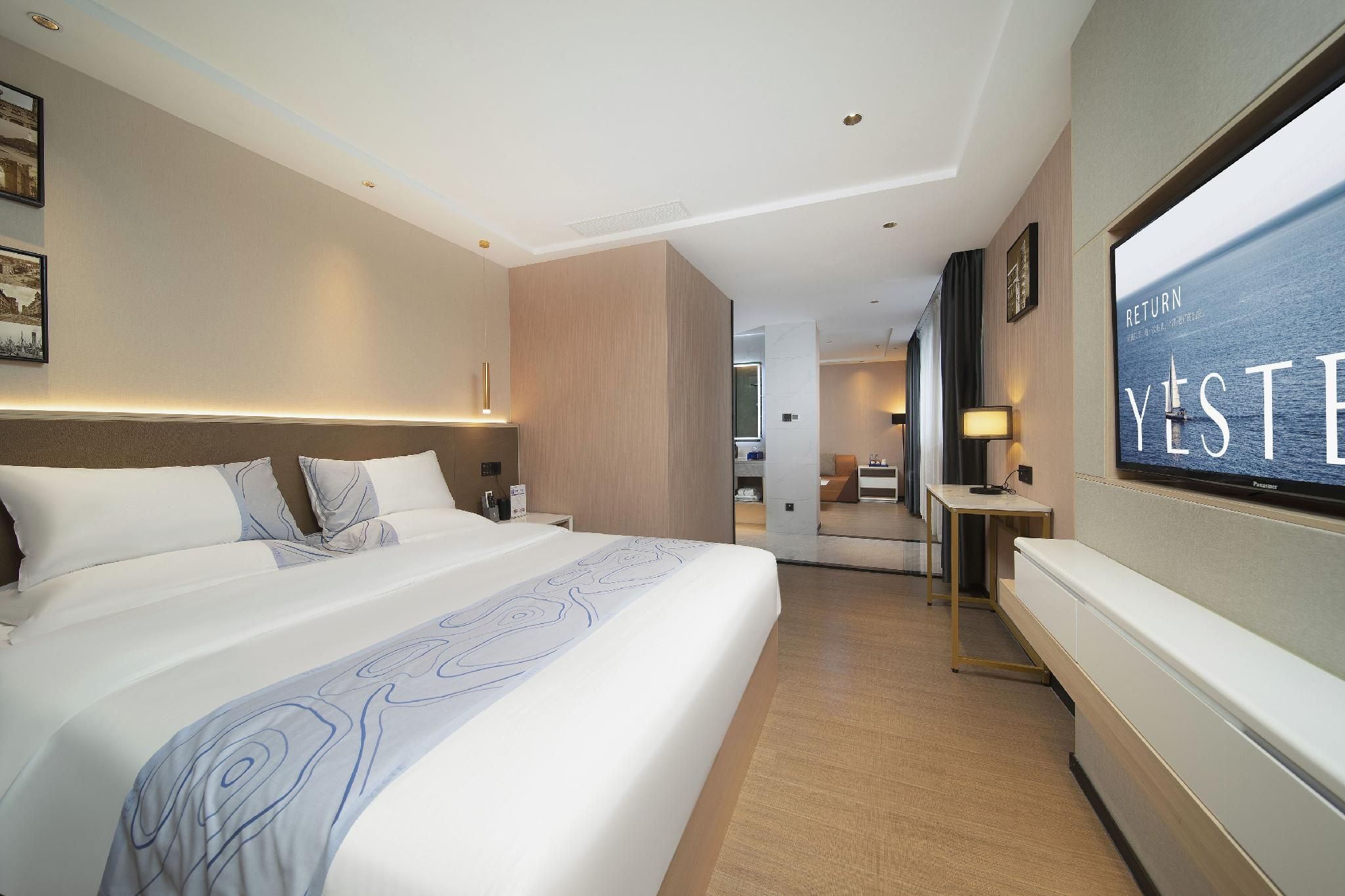 Deluxe Suite
