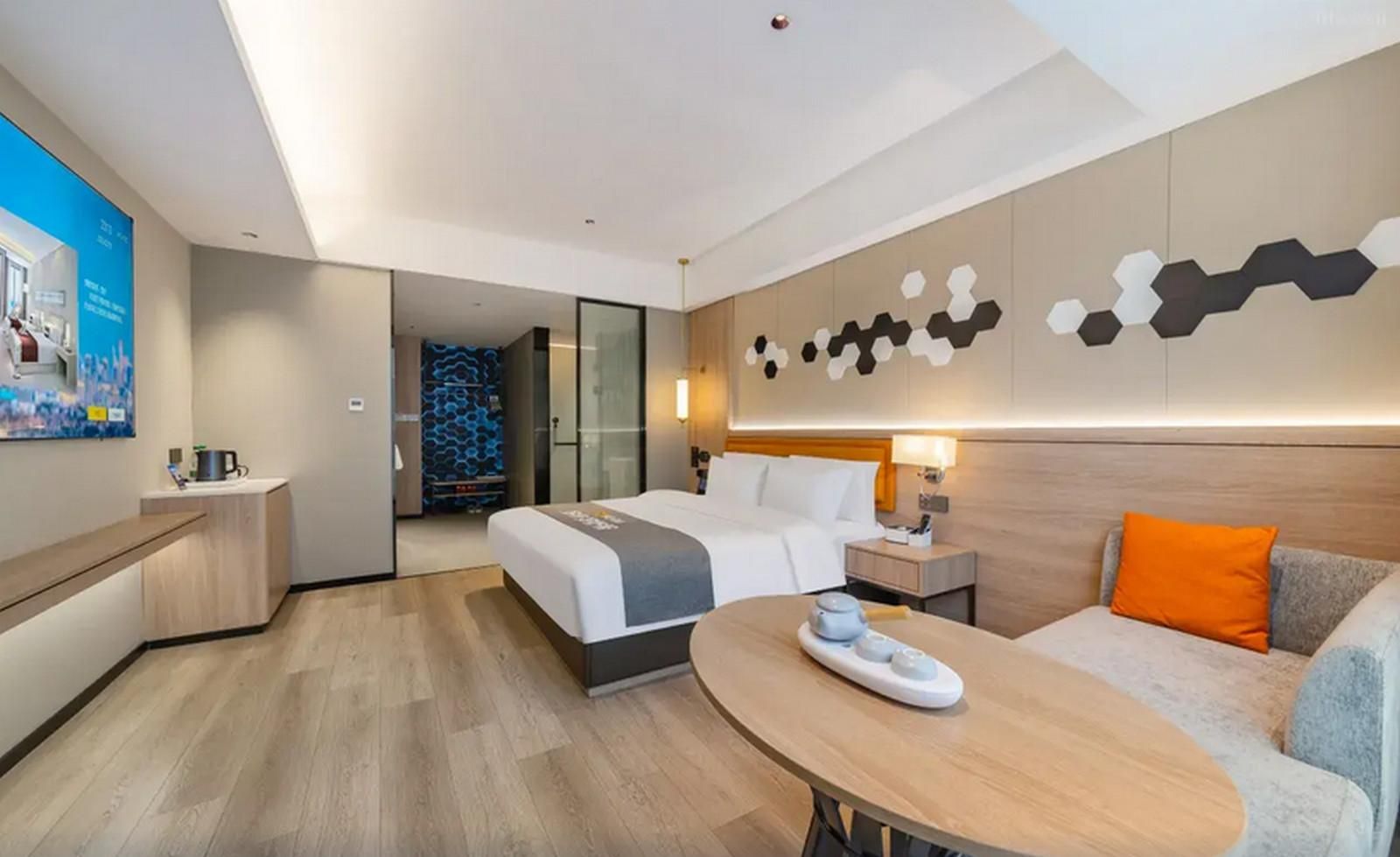 Business King Room