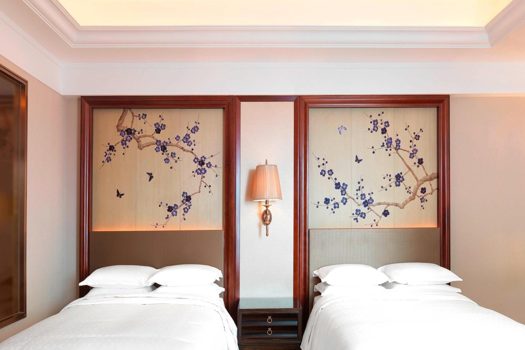 Guest room, 2 Double,  City view