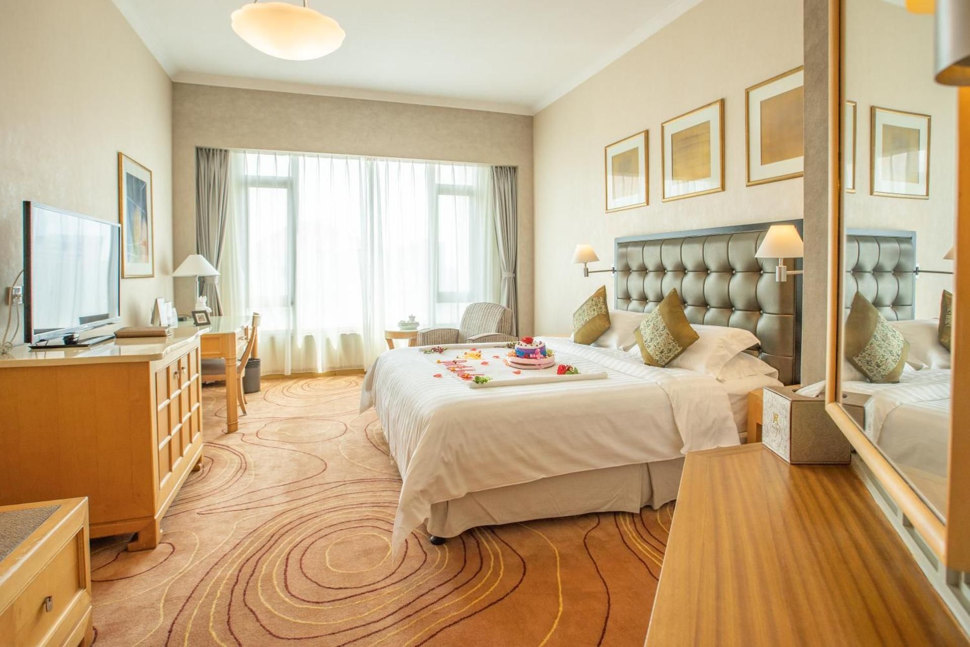 Premier Deluxe King Room