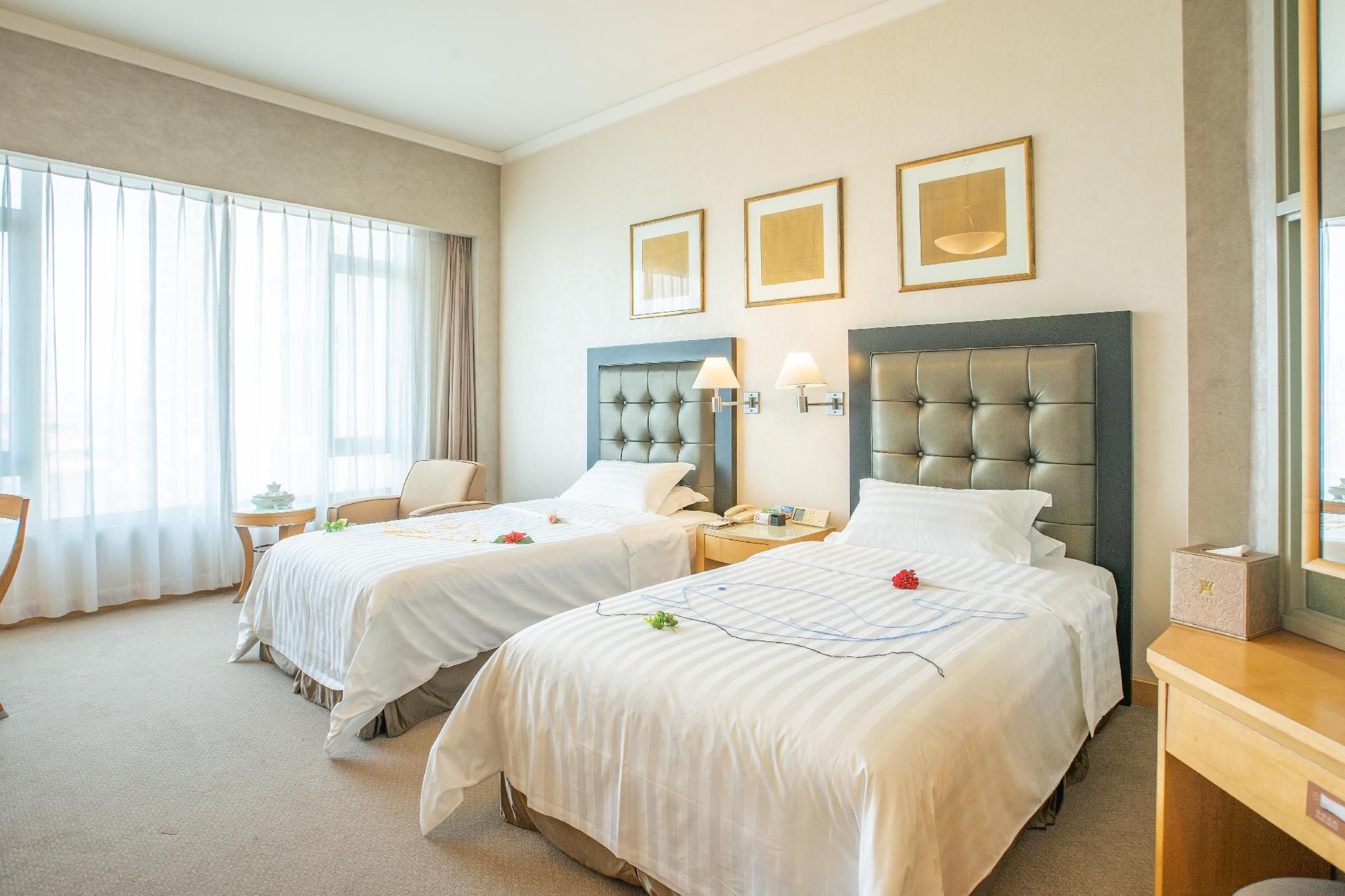 Premier Deluxe Twin Bed
