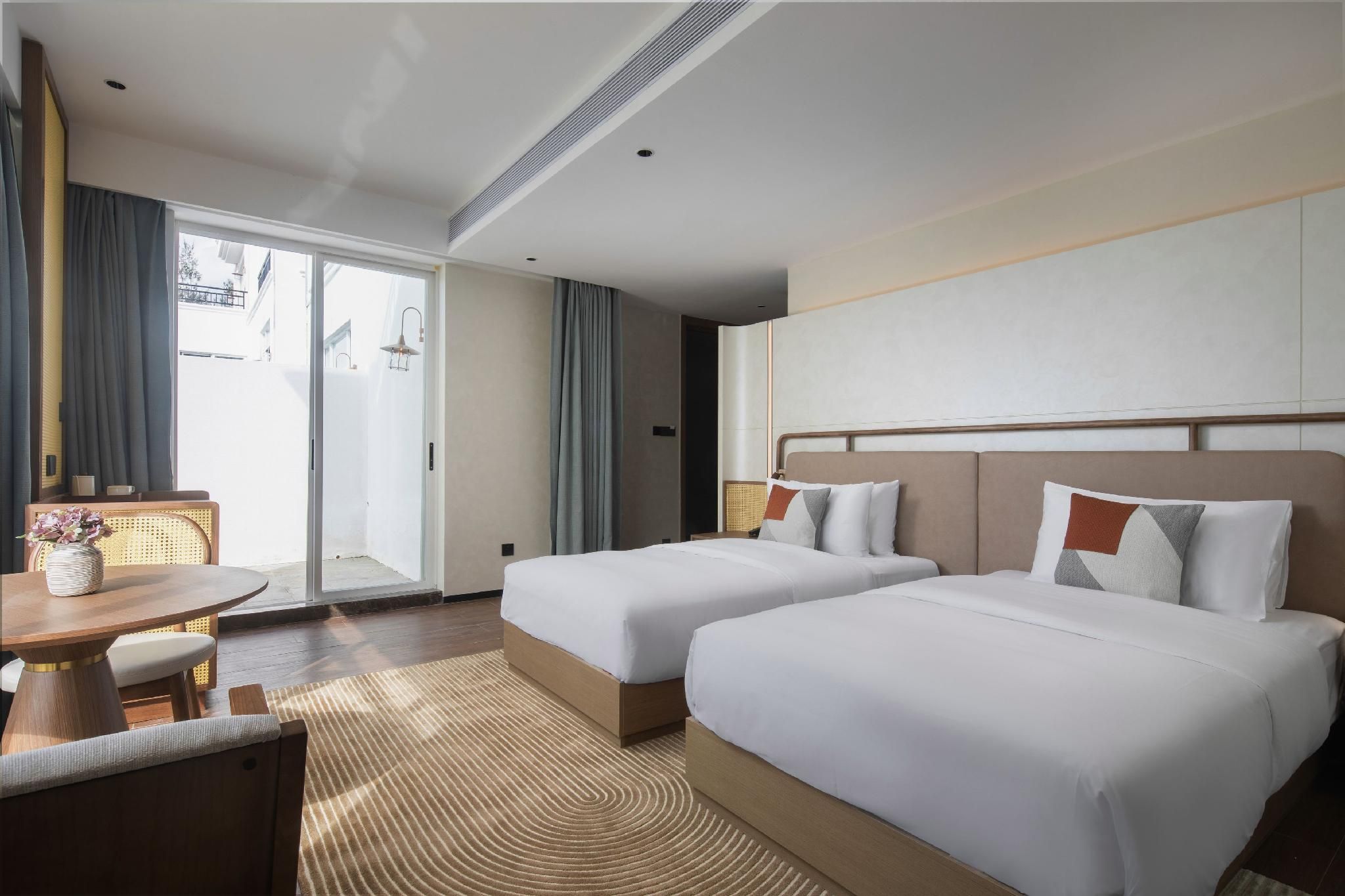 Moonrise Sea View Twin Room