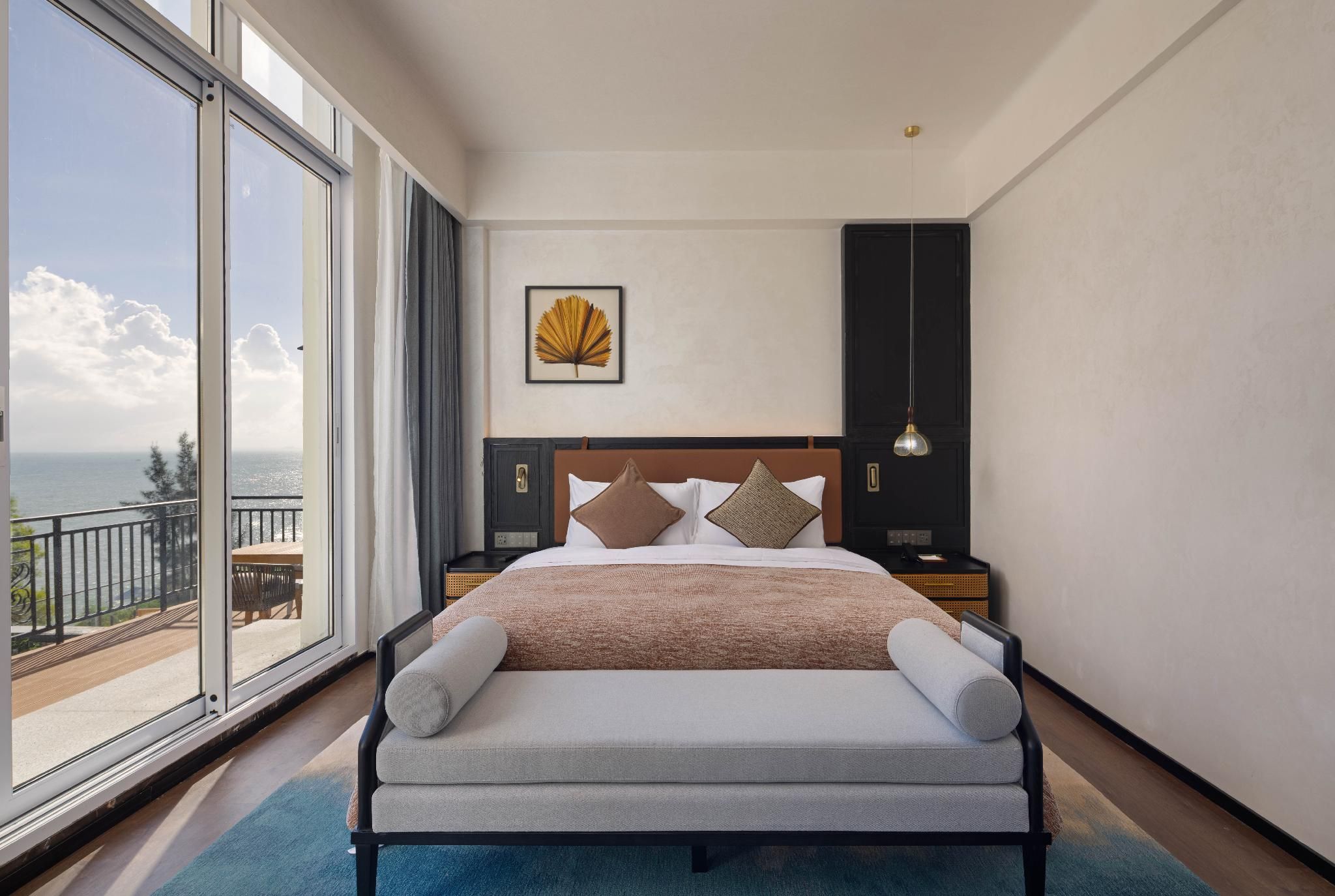 Moonrise Sea View Queen Room