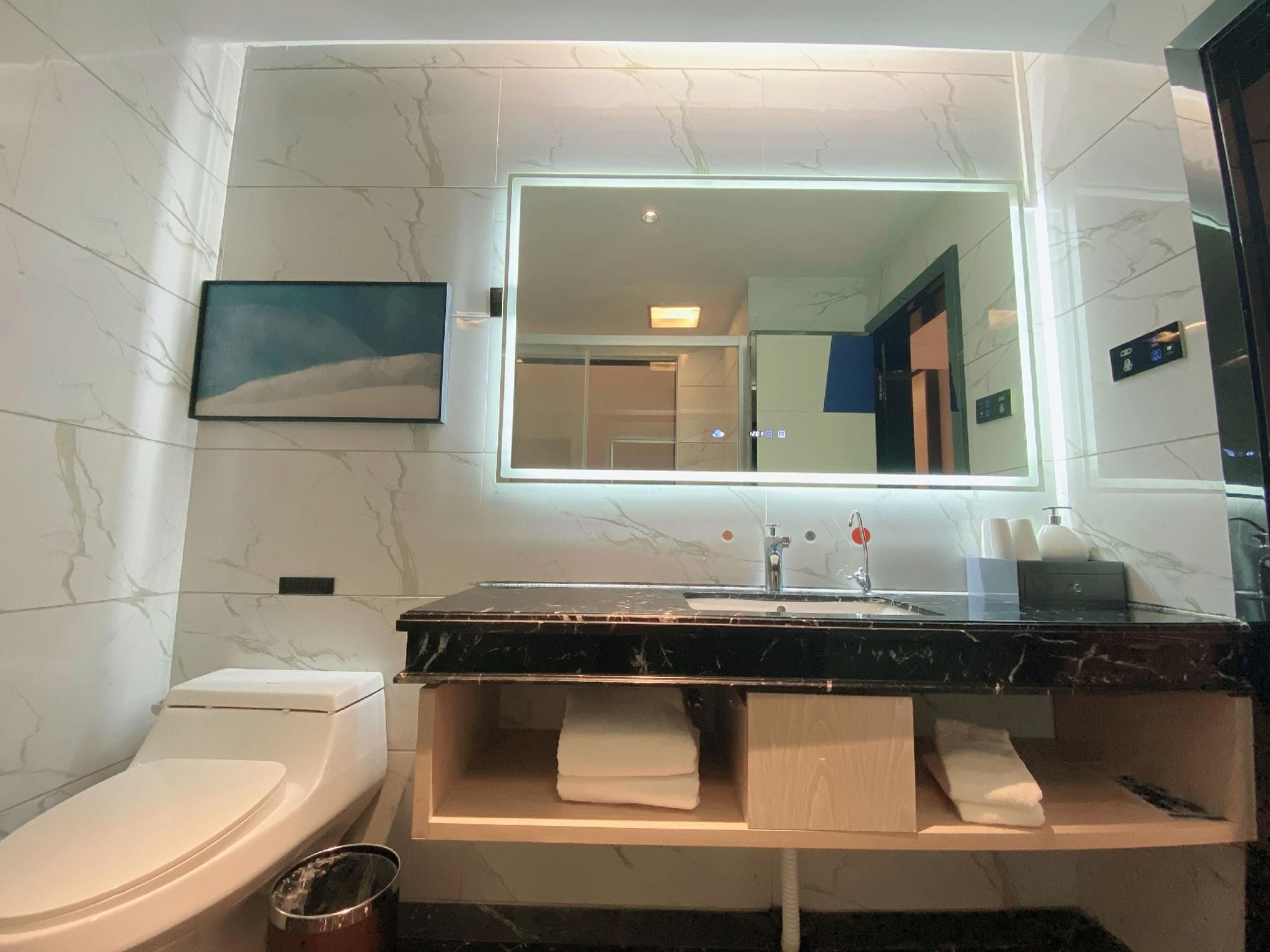 WH -Light Enjoyment Bed Room