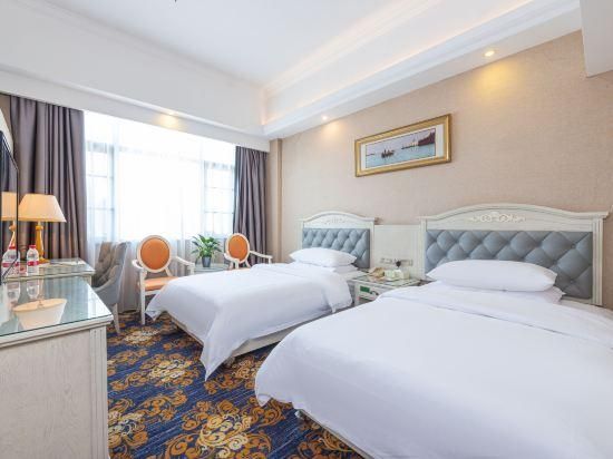 Twin Bed Room