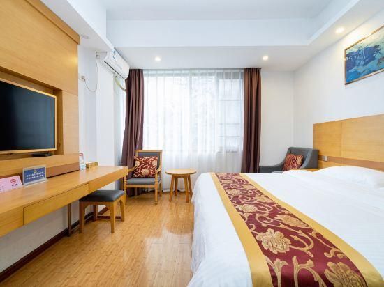Business Queen Room