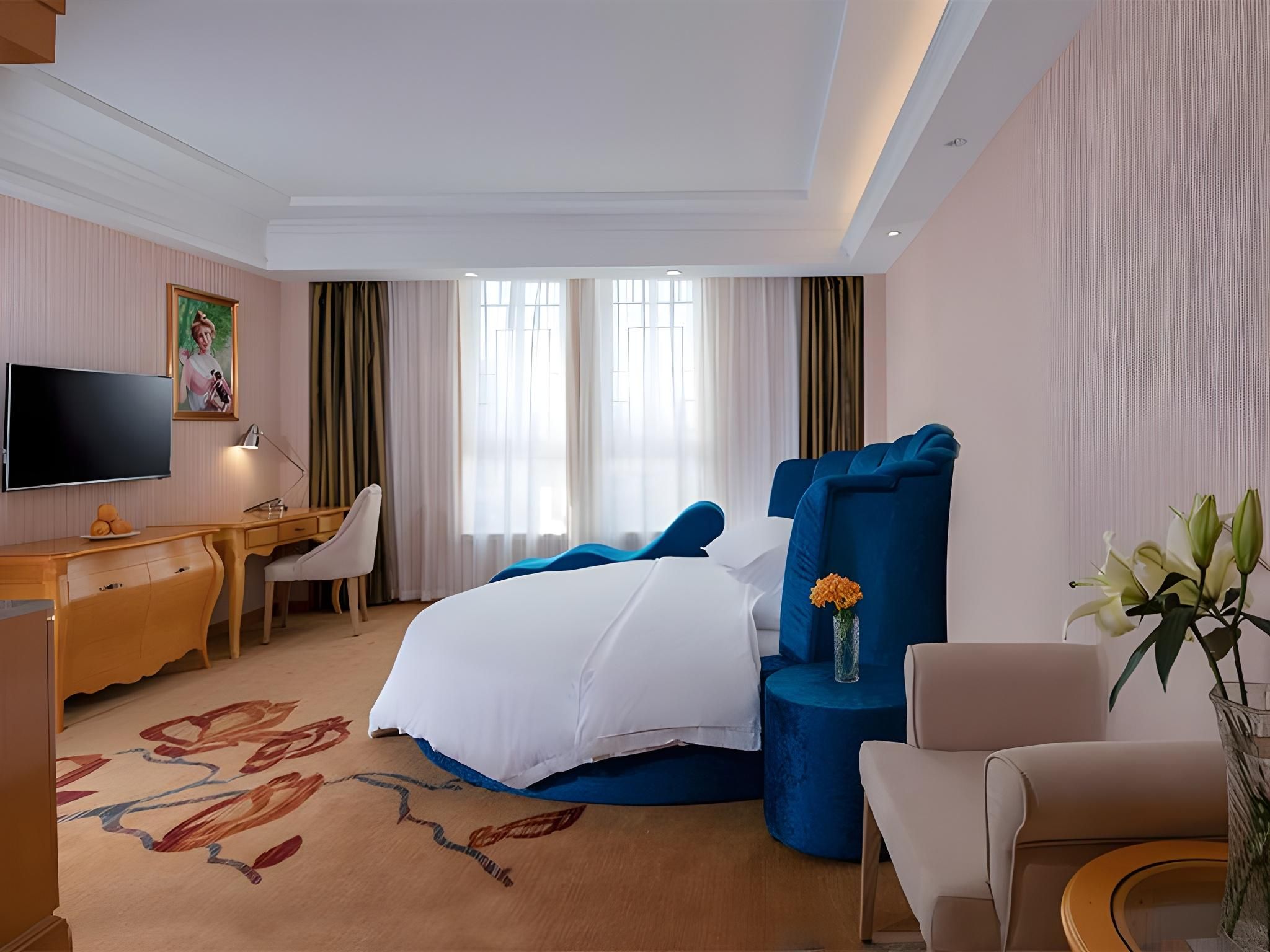 Vienna - Romance Themed Bed Room