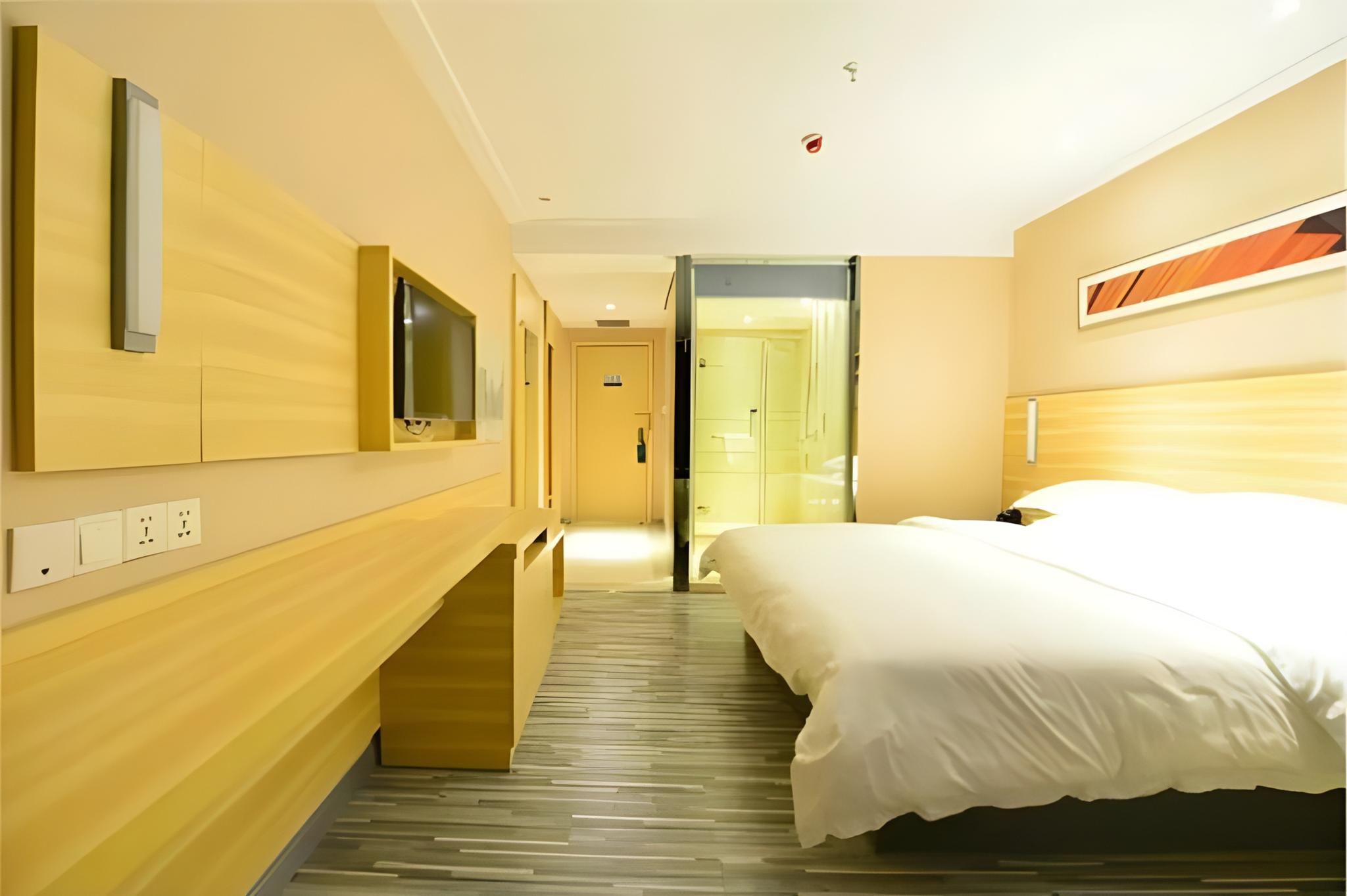 Business Queen Room