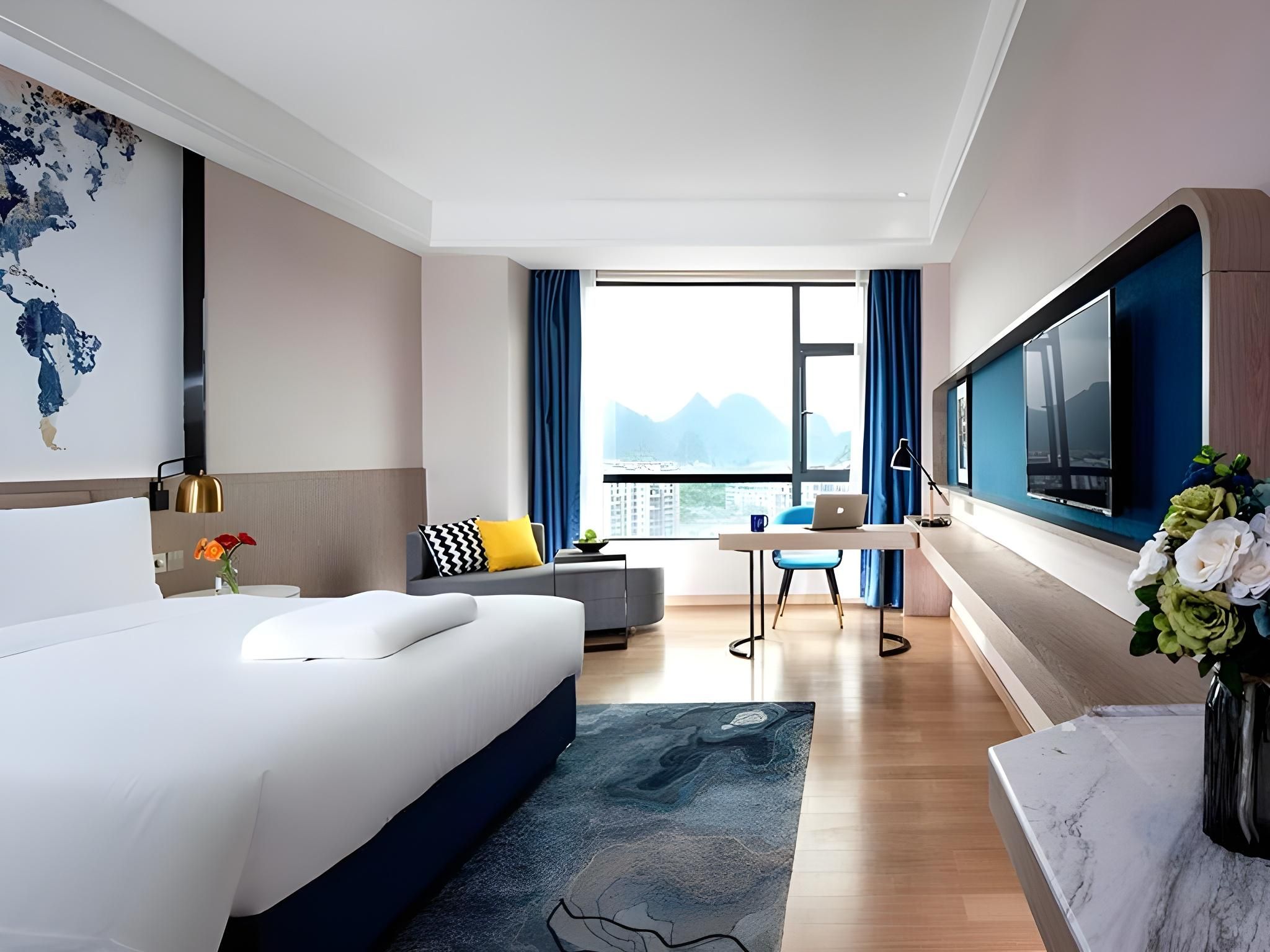 Queen Room with View
