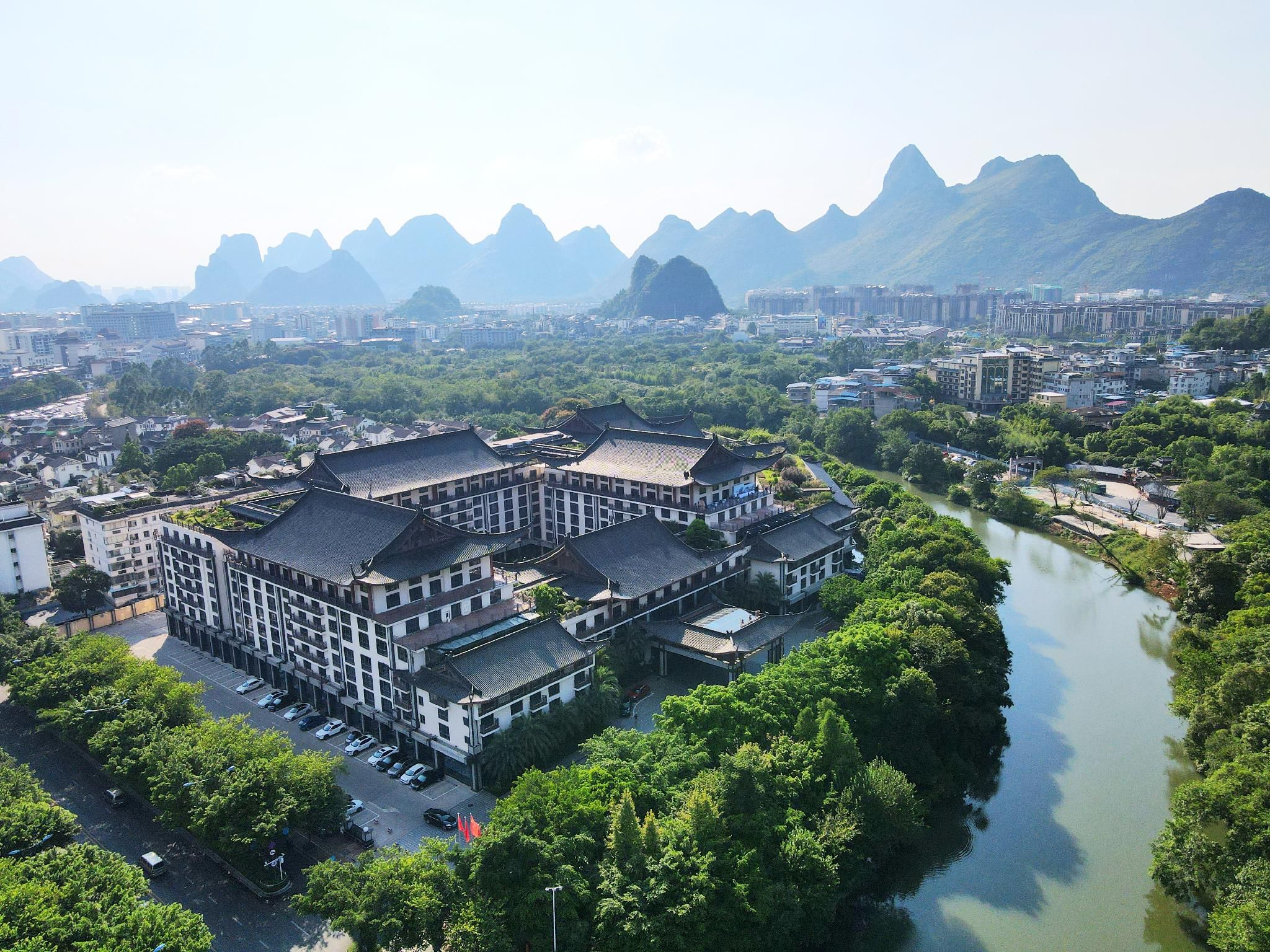 Upgrade Deal - Deluxe Room free upgrade to Deluxe Room with Garden View