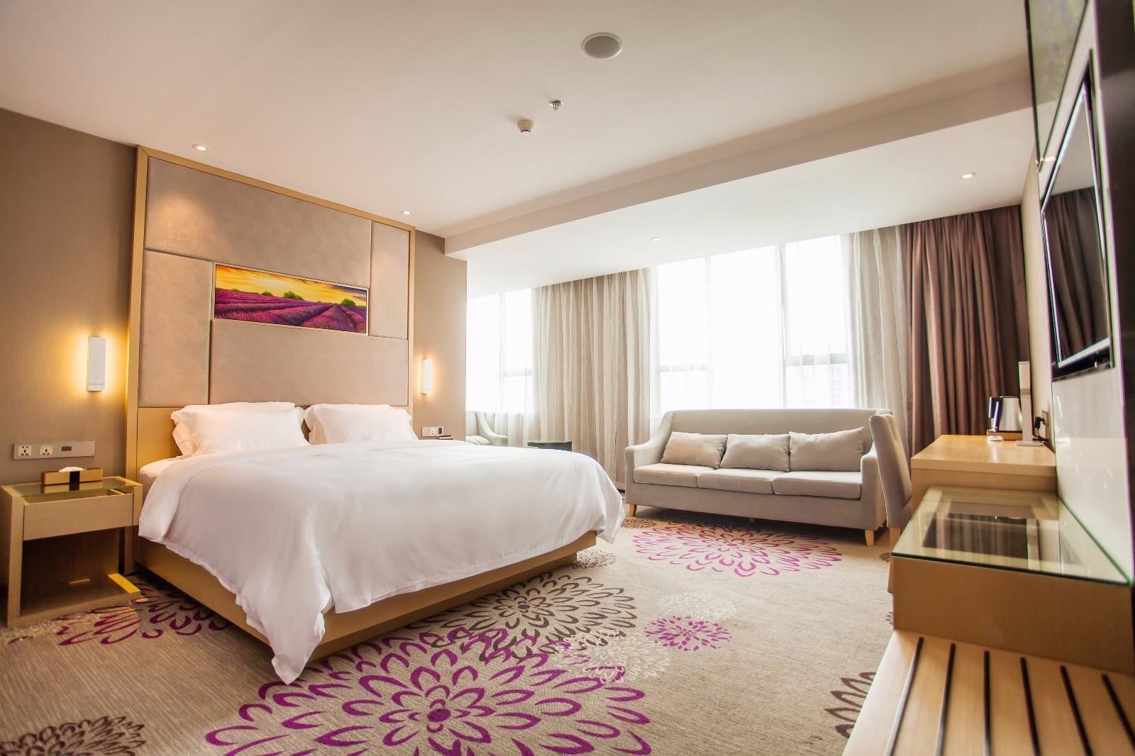 Business Queen Room