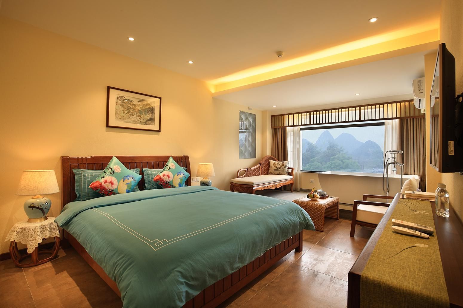 Mountain View Queen Room