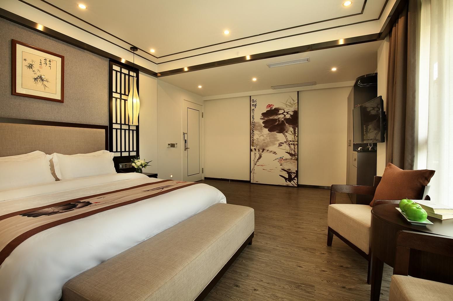 Quiet and Big Room
