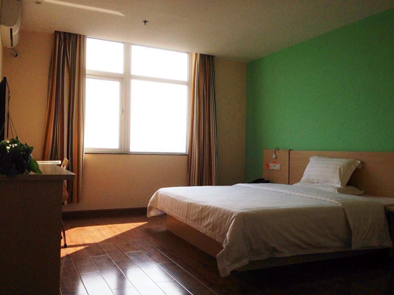 Business Queen Bed Room