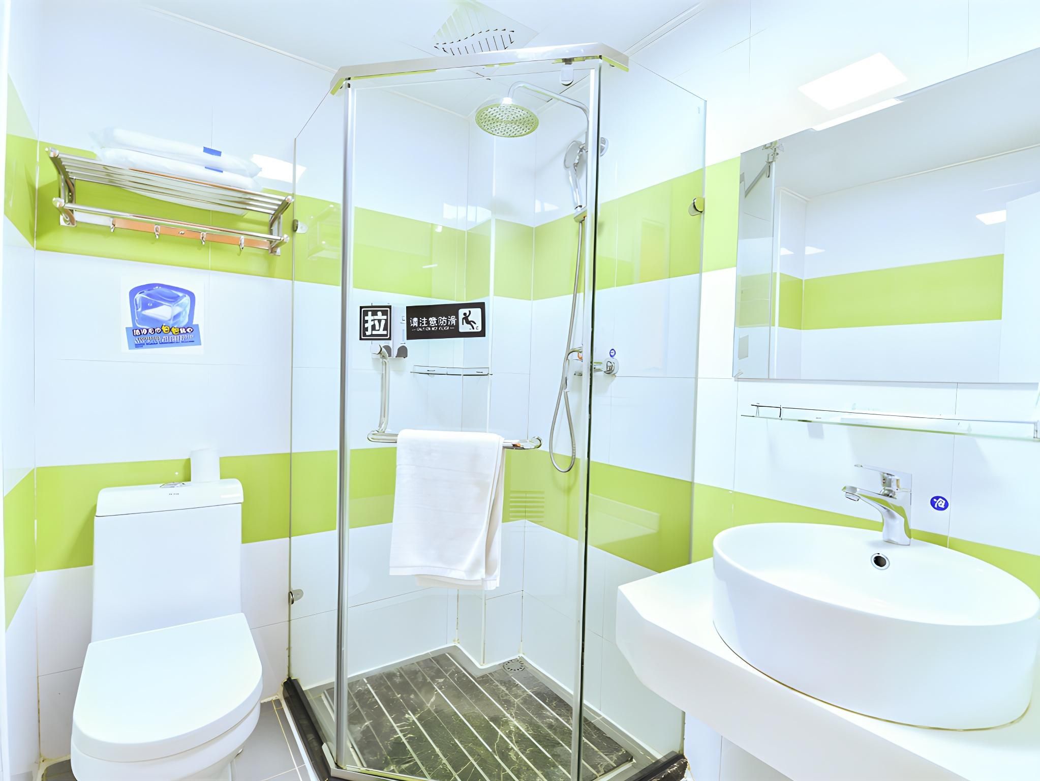 Zero Pressure 1 Bed Room
